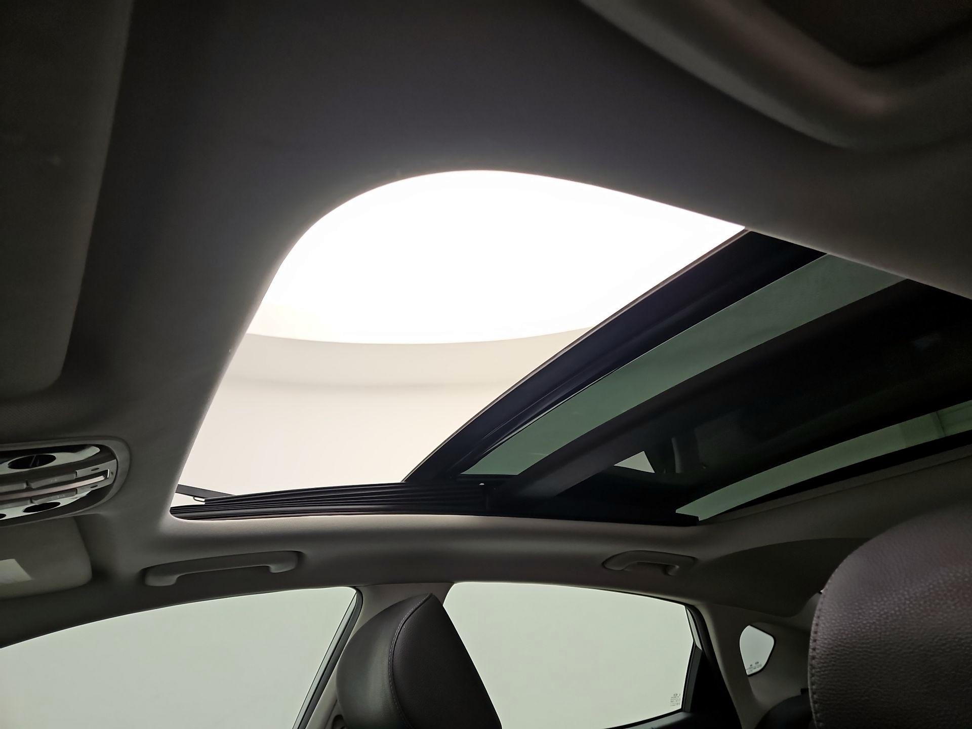 Thumbnail: 2017 Kia Cadenza - 20