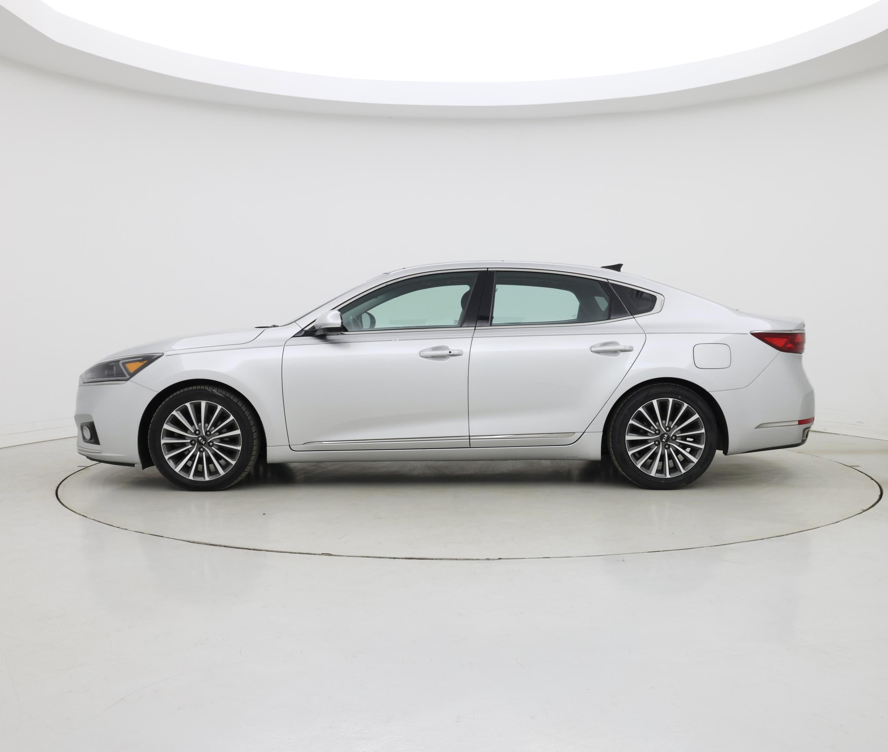 Thumbnail: 2017 Kia Cadenza - 3