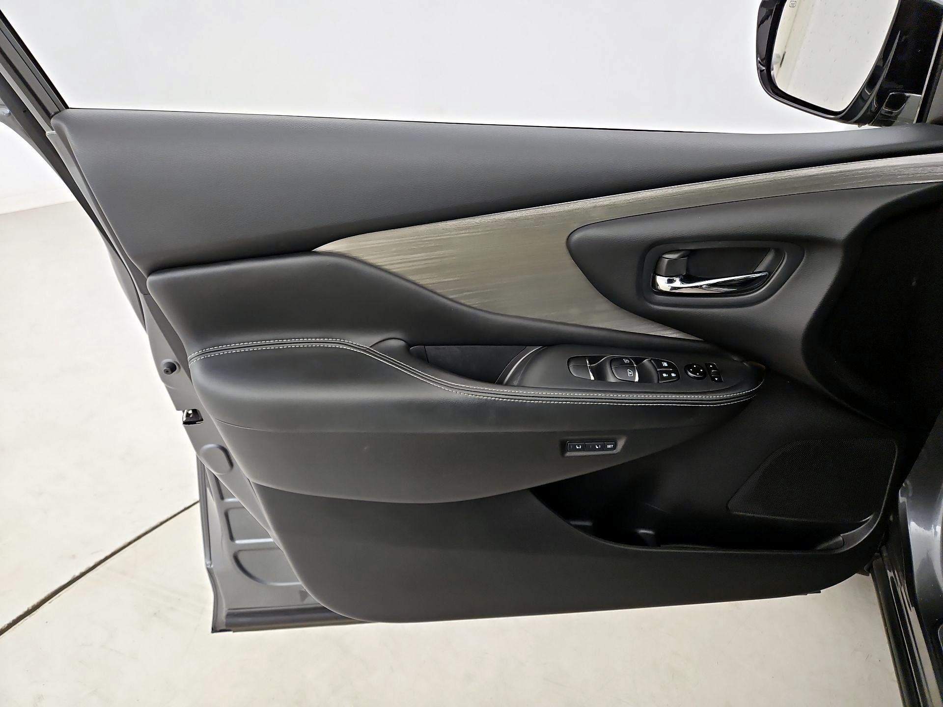 Thumbnail: 2015 Nissan Murano - 12