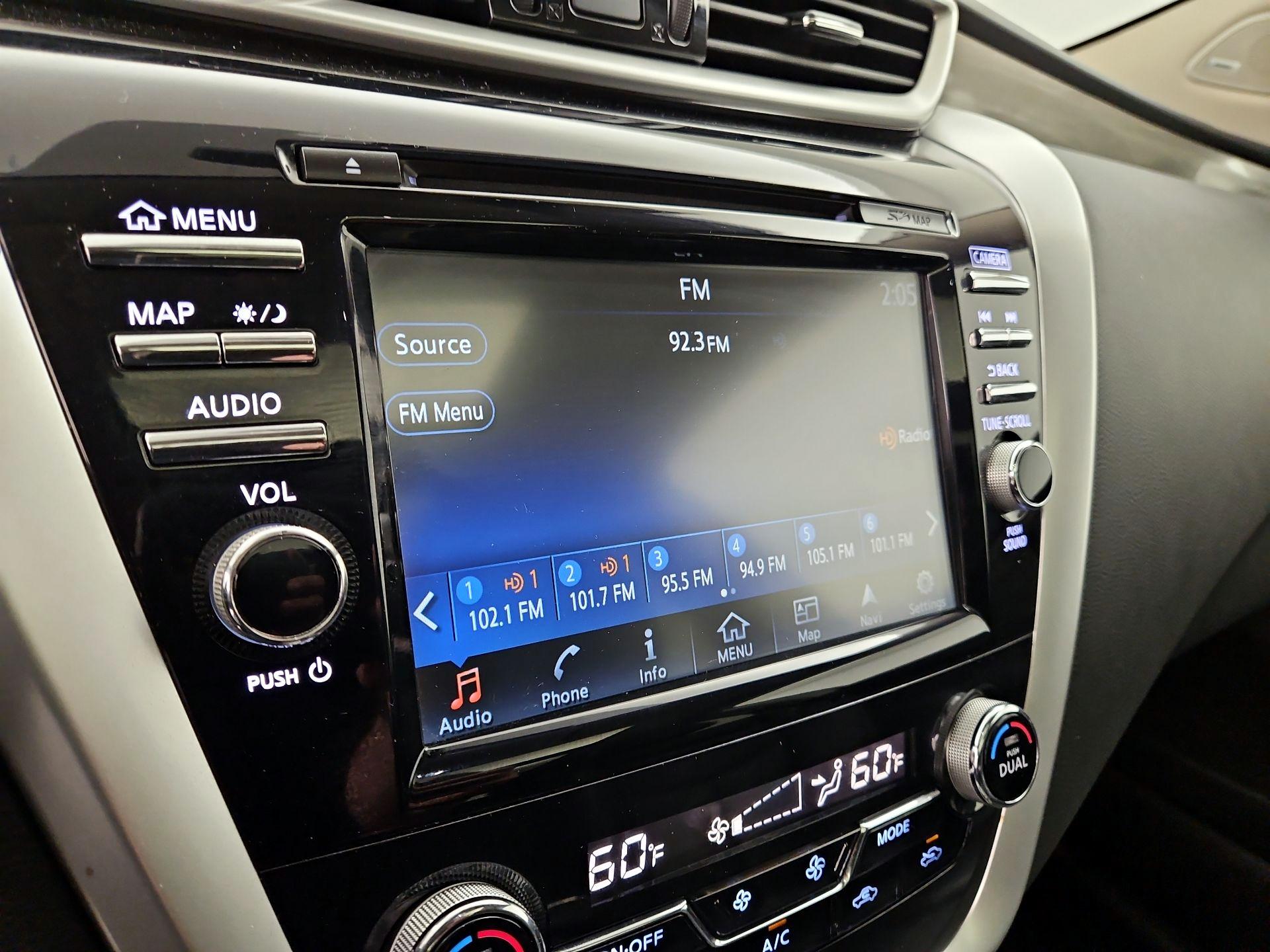 Thumbnail: 2015 Nissan Murano - 16