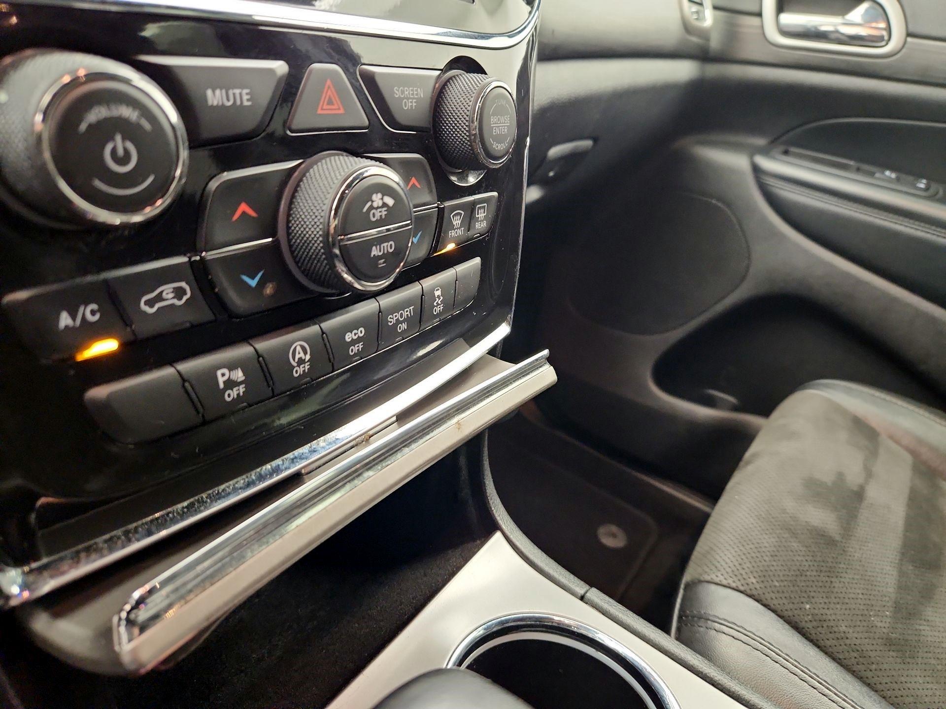Thumbnail: 2021 Jeep Grand Cherokee - 17