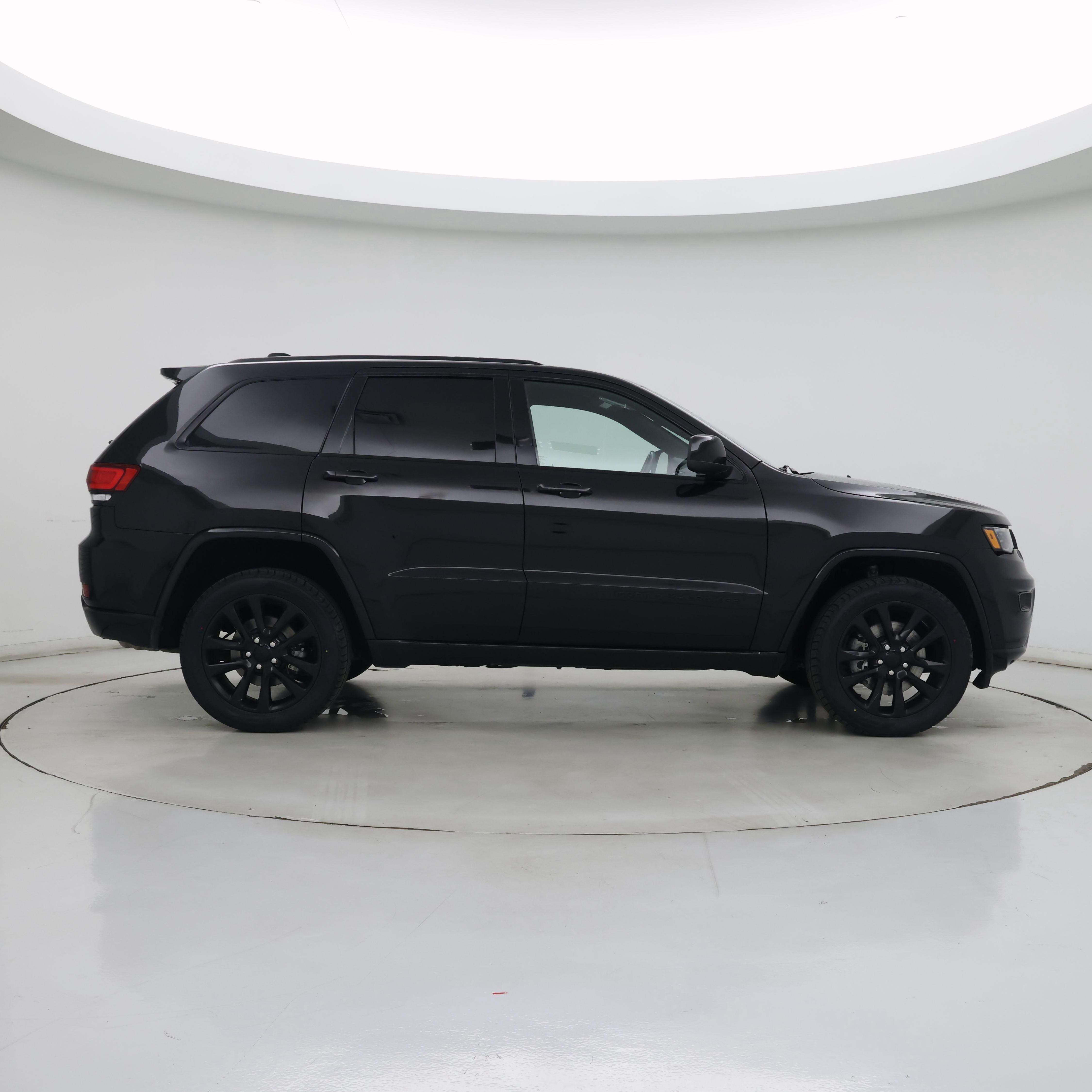 Thumbnail: 2021 Jeep Grand Cherokee - 7