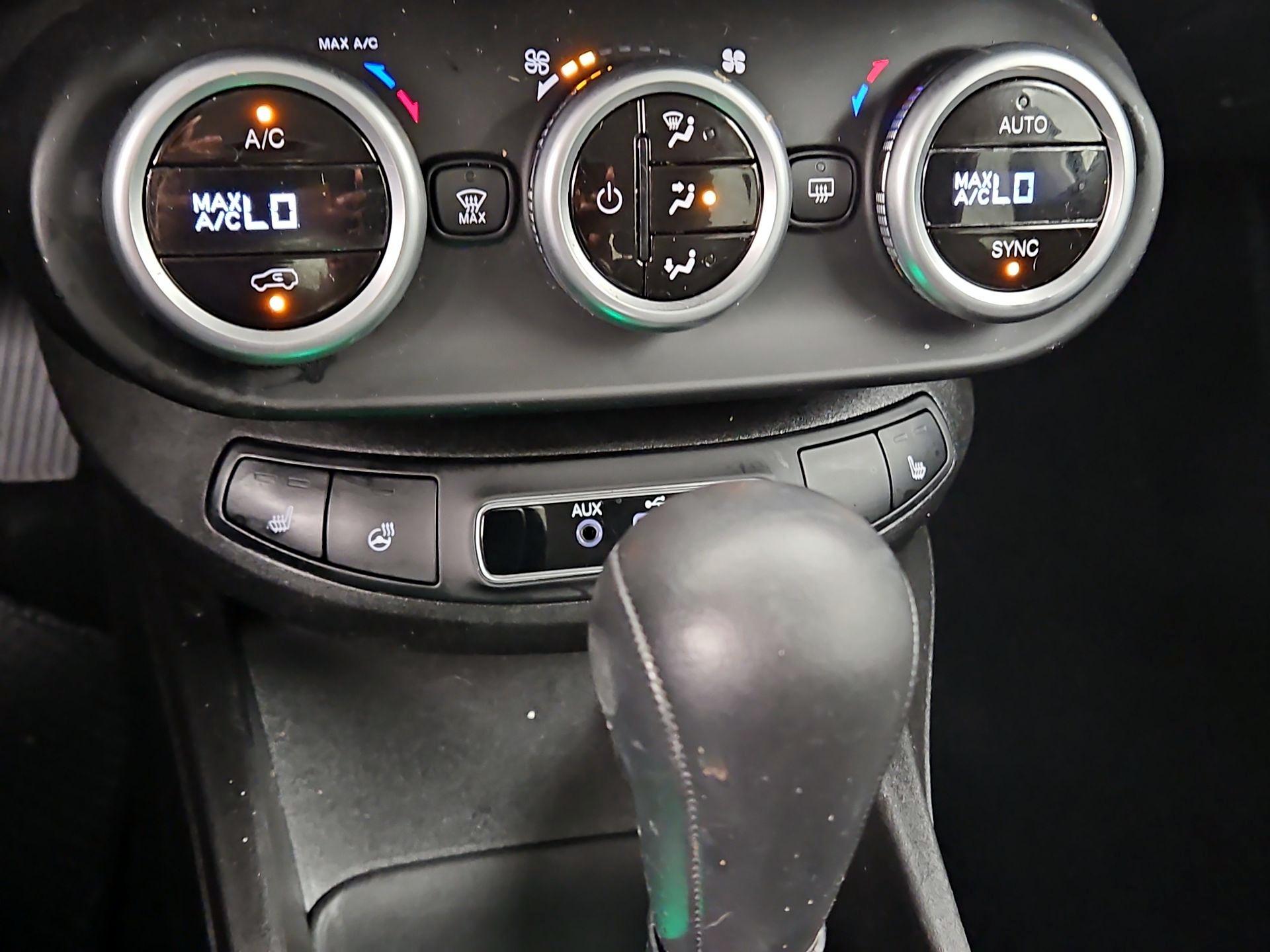 Thumbnail: 2016 Fiat 500X - 16