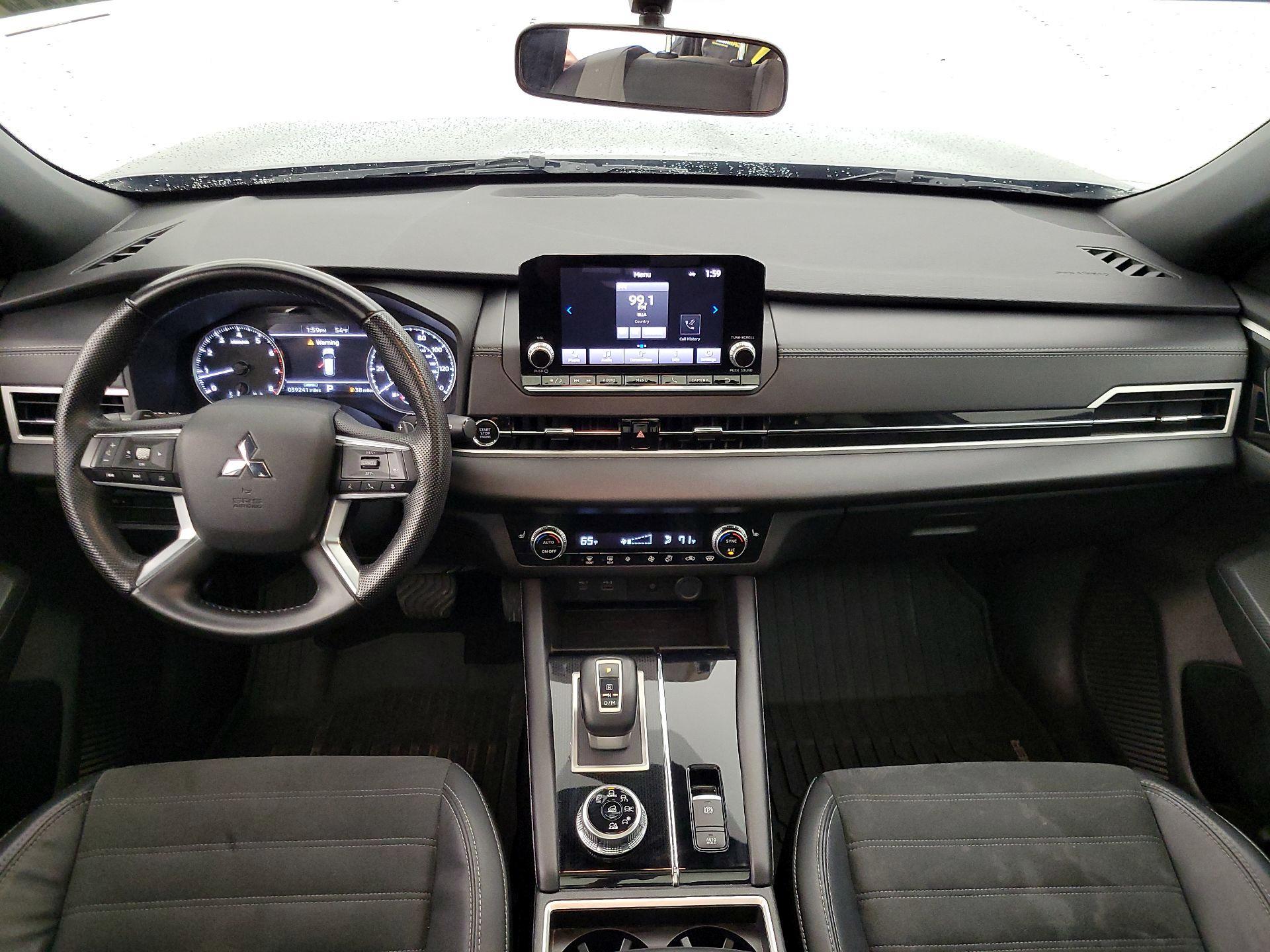 Thumbnail: 2022 Mitsubishi Outlander - 9