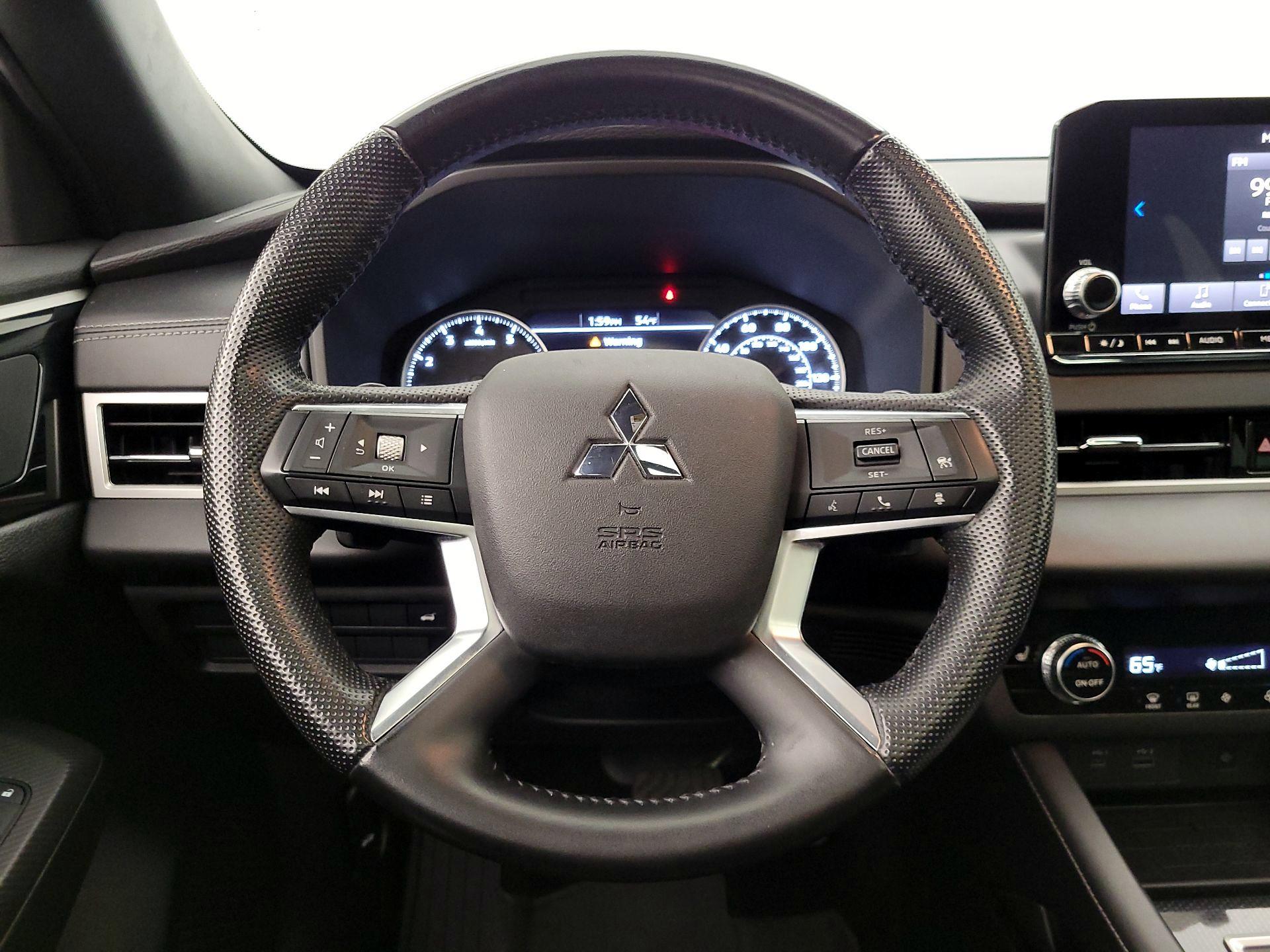 Thumbnail: 2022 Mitsubishi Outlander - 10