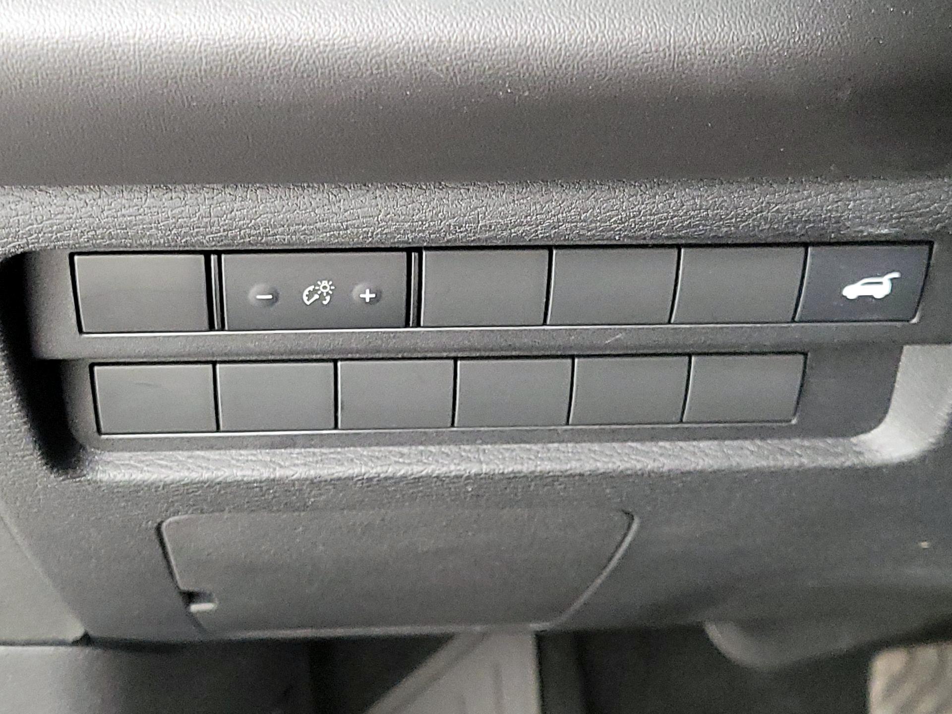Thumbnail: 2022 Mitsubishi Outlander - 13