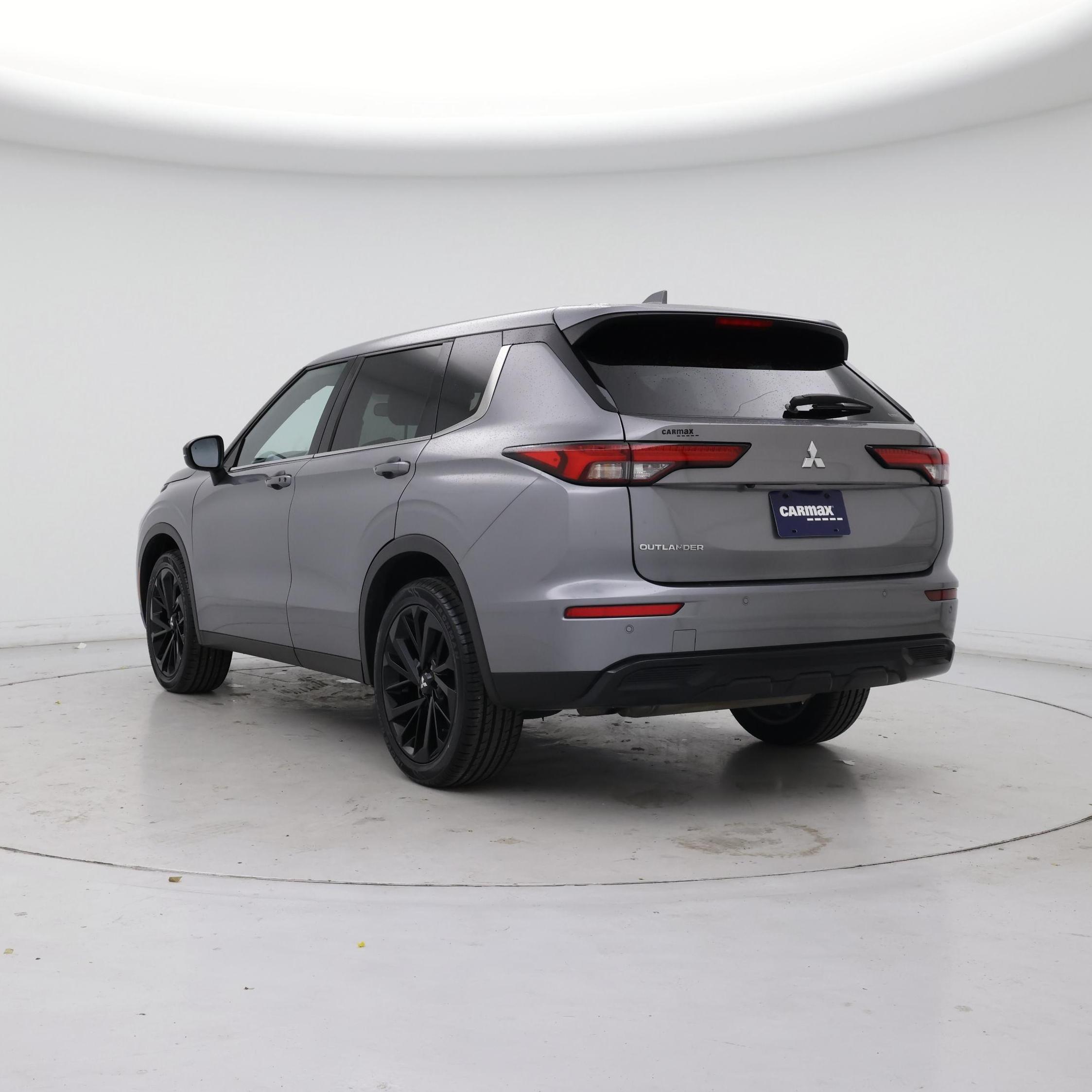 Thumbnail: 2022 Mitsubishi Outlander - 2