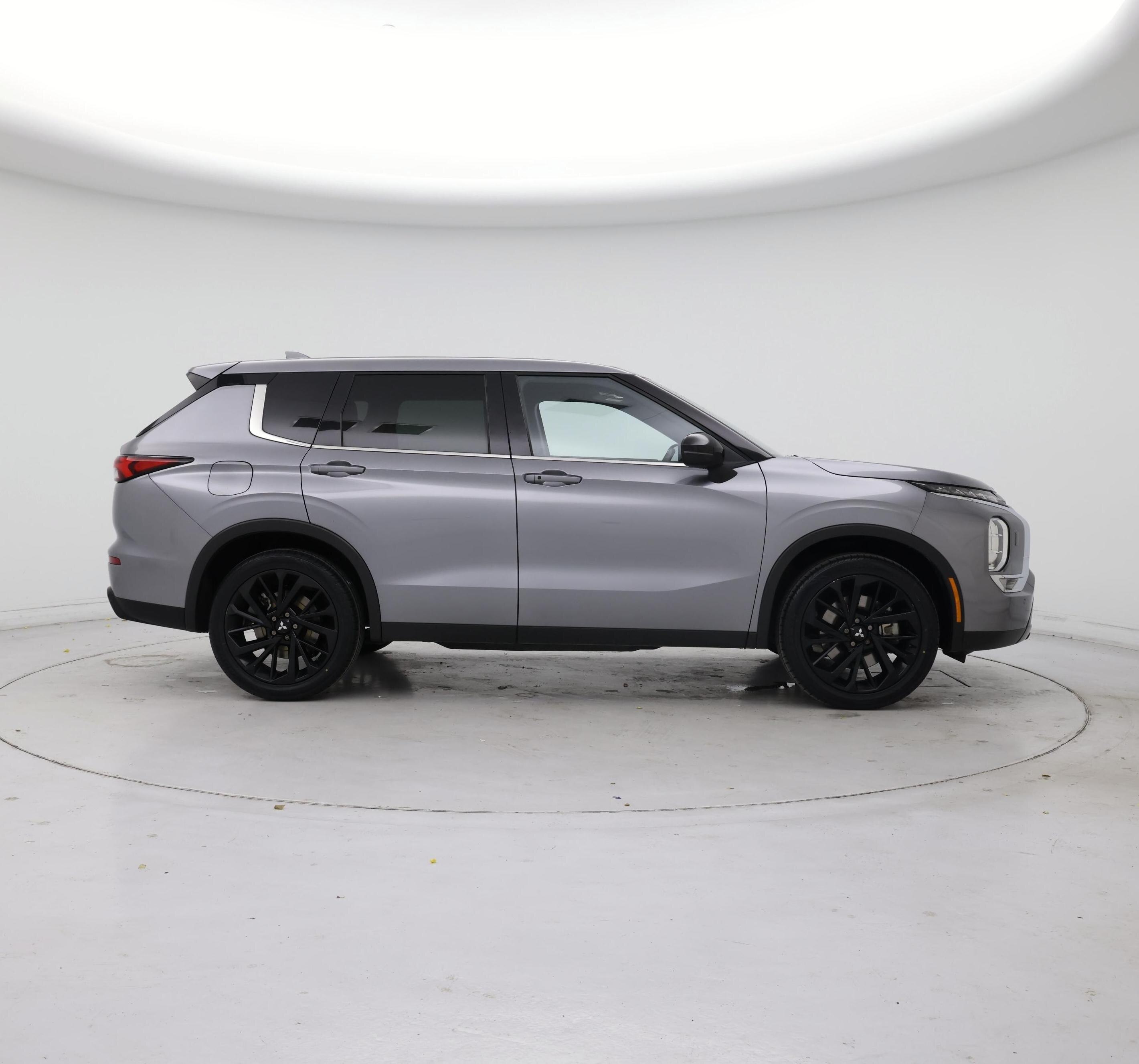 Thumbnail: 2022 Mitsubishi Outlander - 7