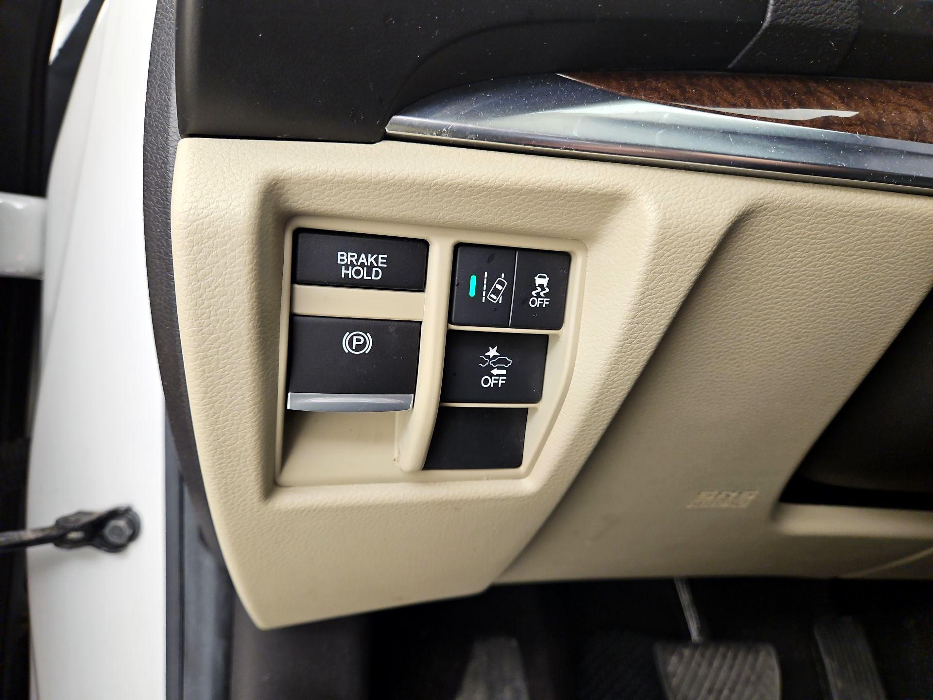 Thumbnail: 2020 Acura MDX - 13