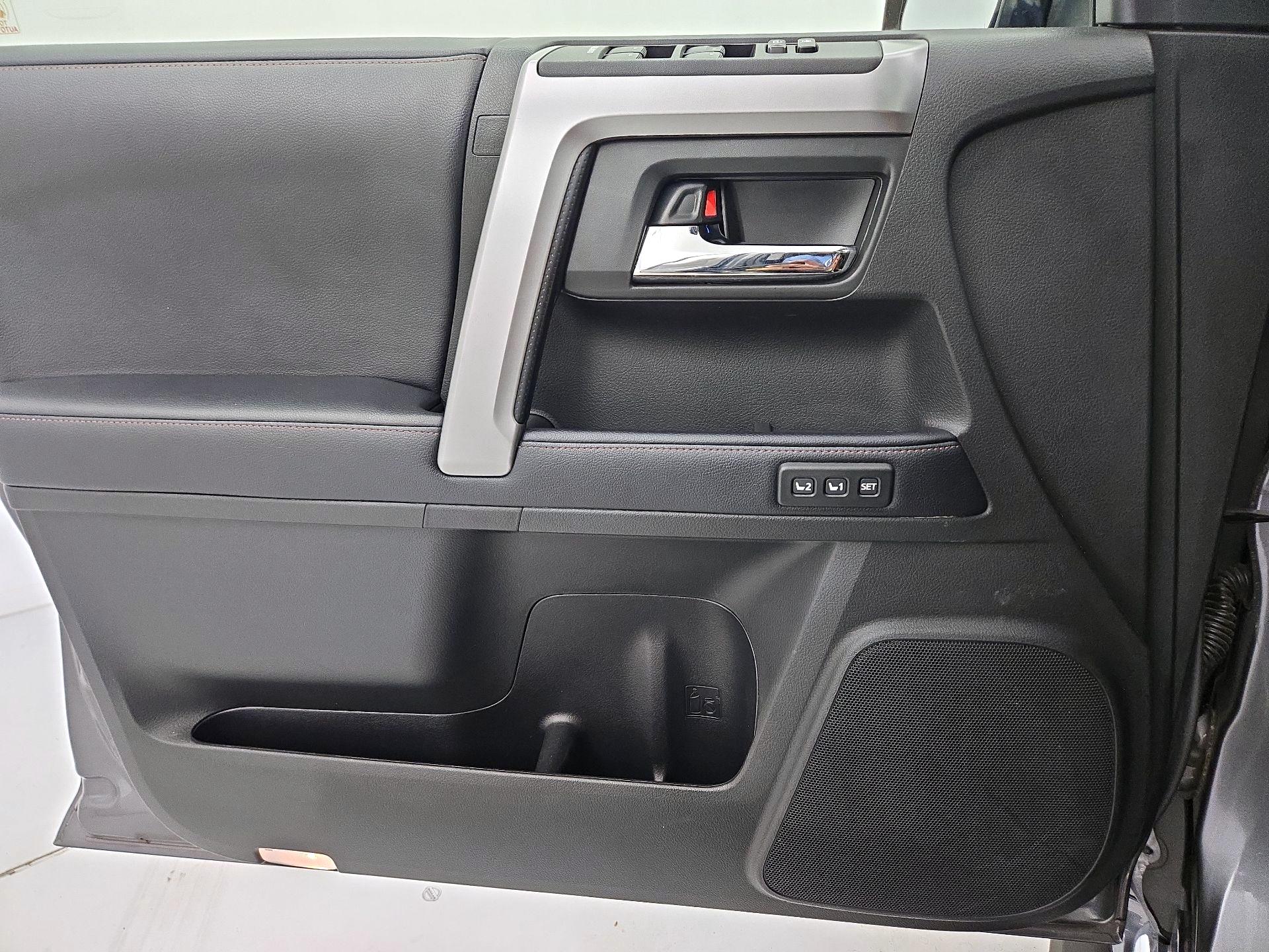 Thumbnail: 2019 Toyota 4Runner - 12