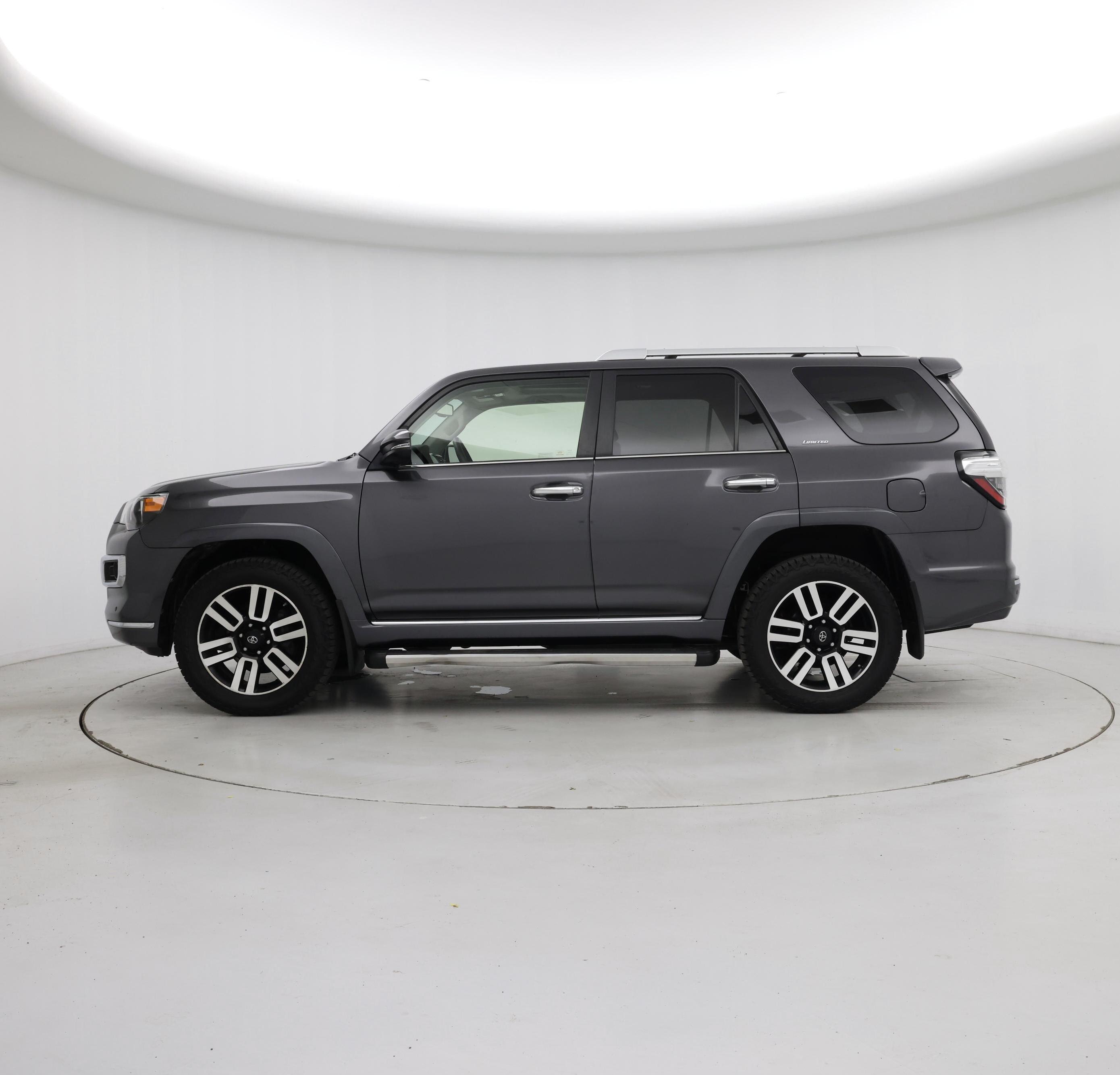 Thumbnail: 2019 Toyota 4Runner - 3