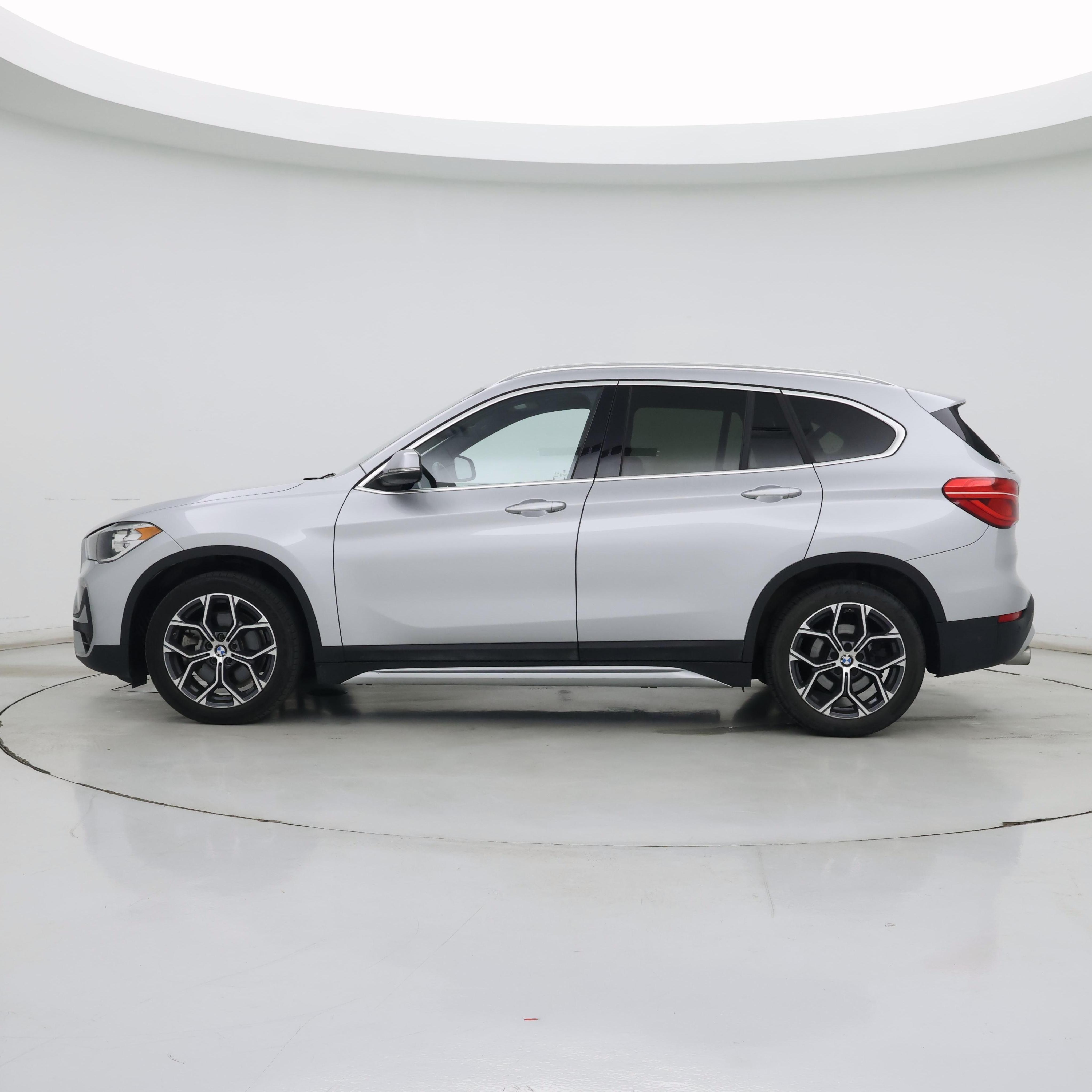 Thumbnail: 2021 BMW X1 - 3