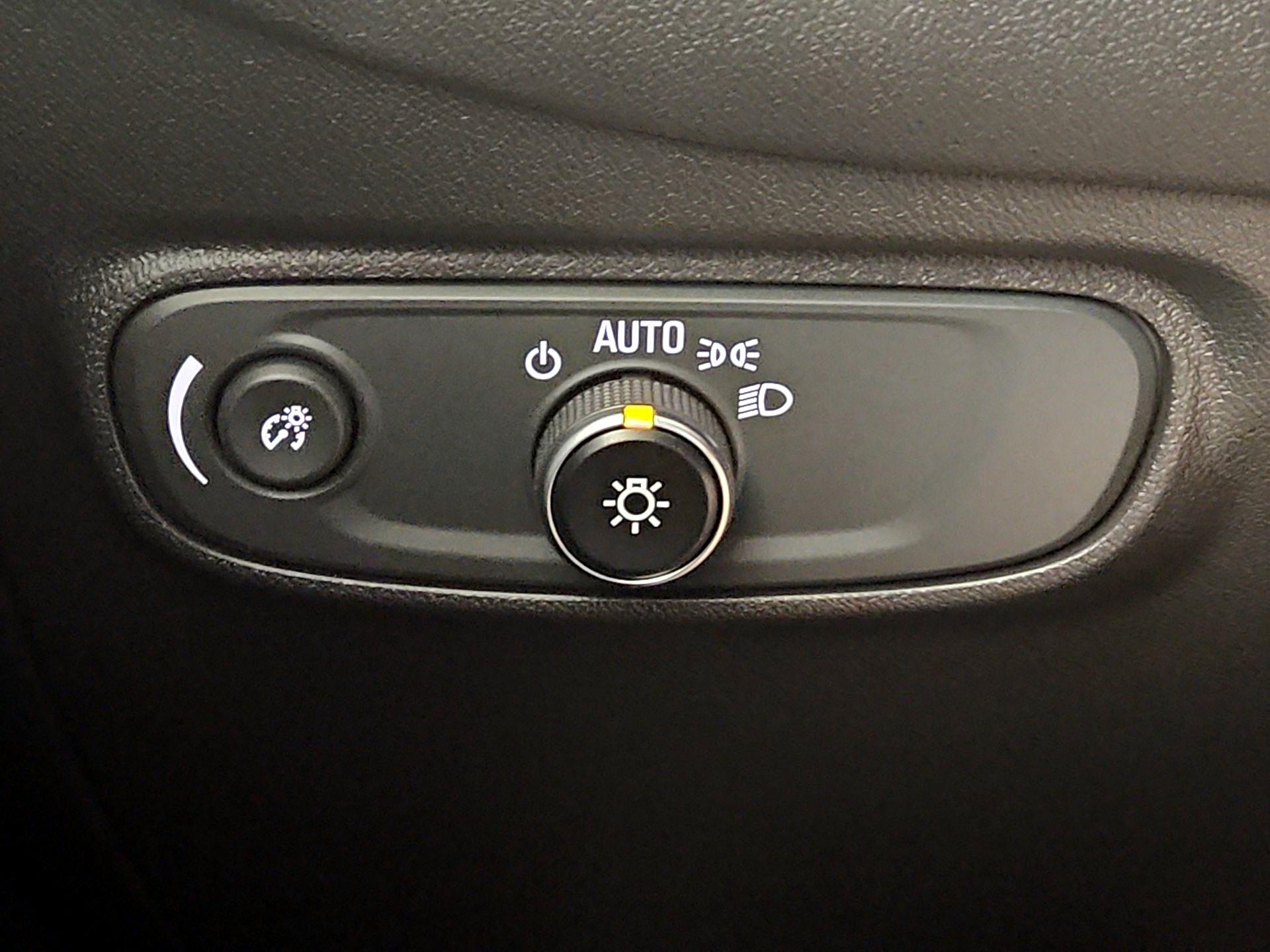 Thumbnail: 2022 Chevrolet Equinox - 13