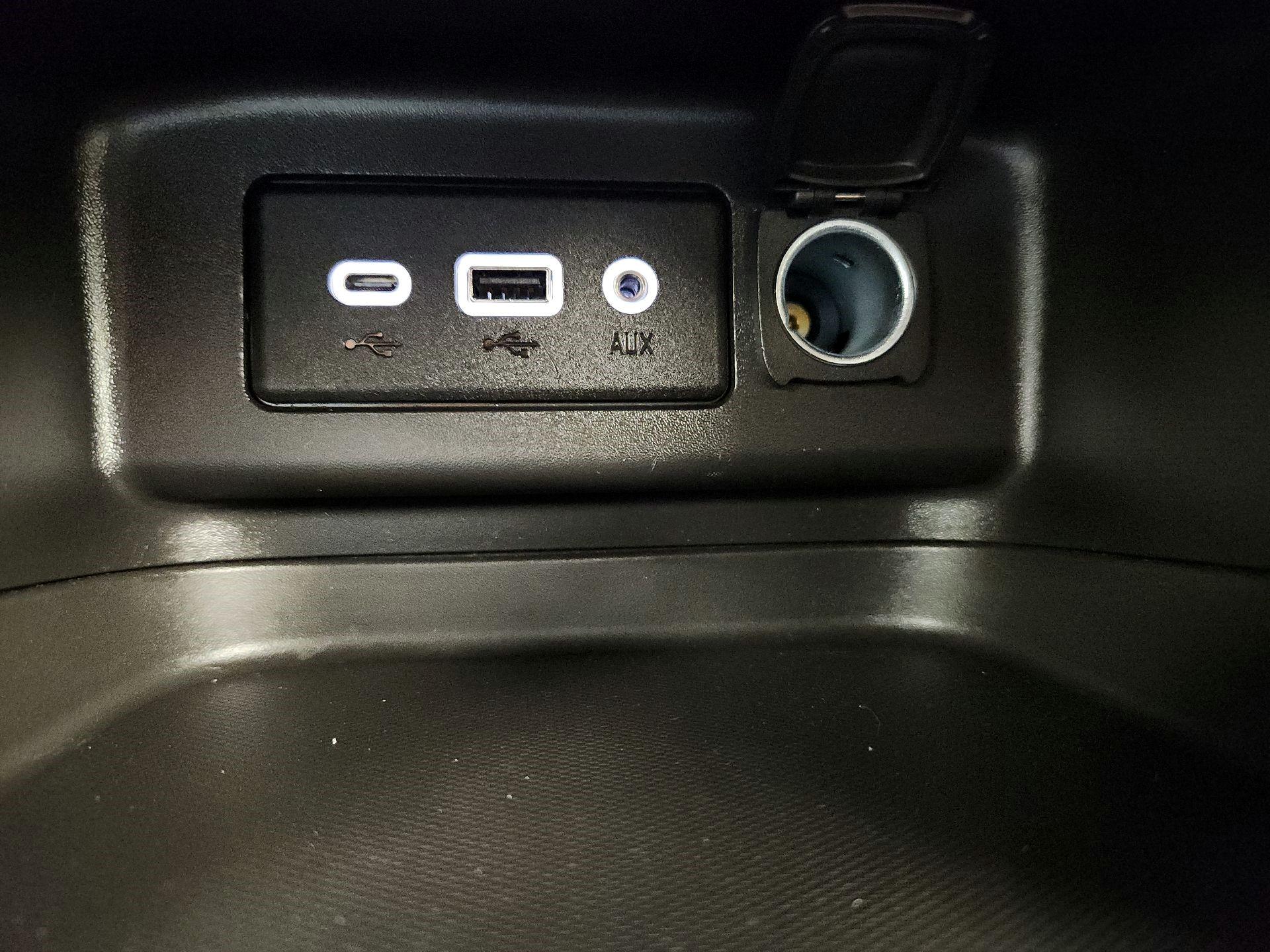 Thumbnail: 2022 Chevrolet Equinox - 18