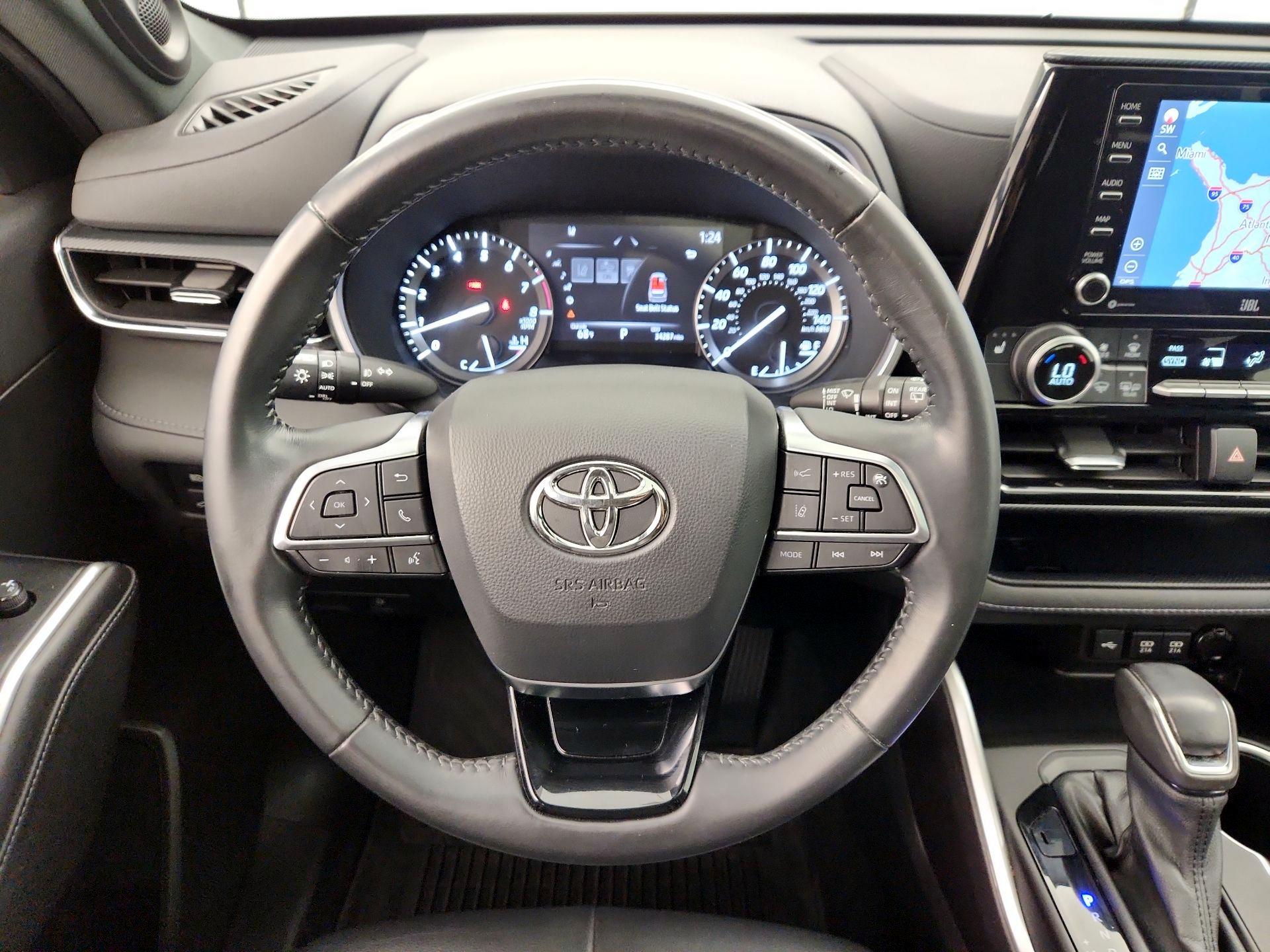 Thumbnail: 2021 Toyota Highlander - 10