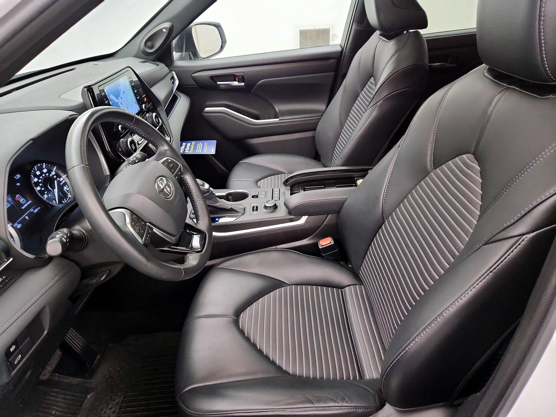 Thumbnail: 2021 Toyota Highlander - 11