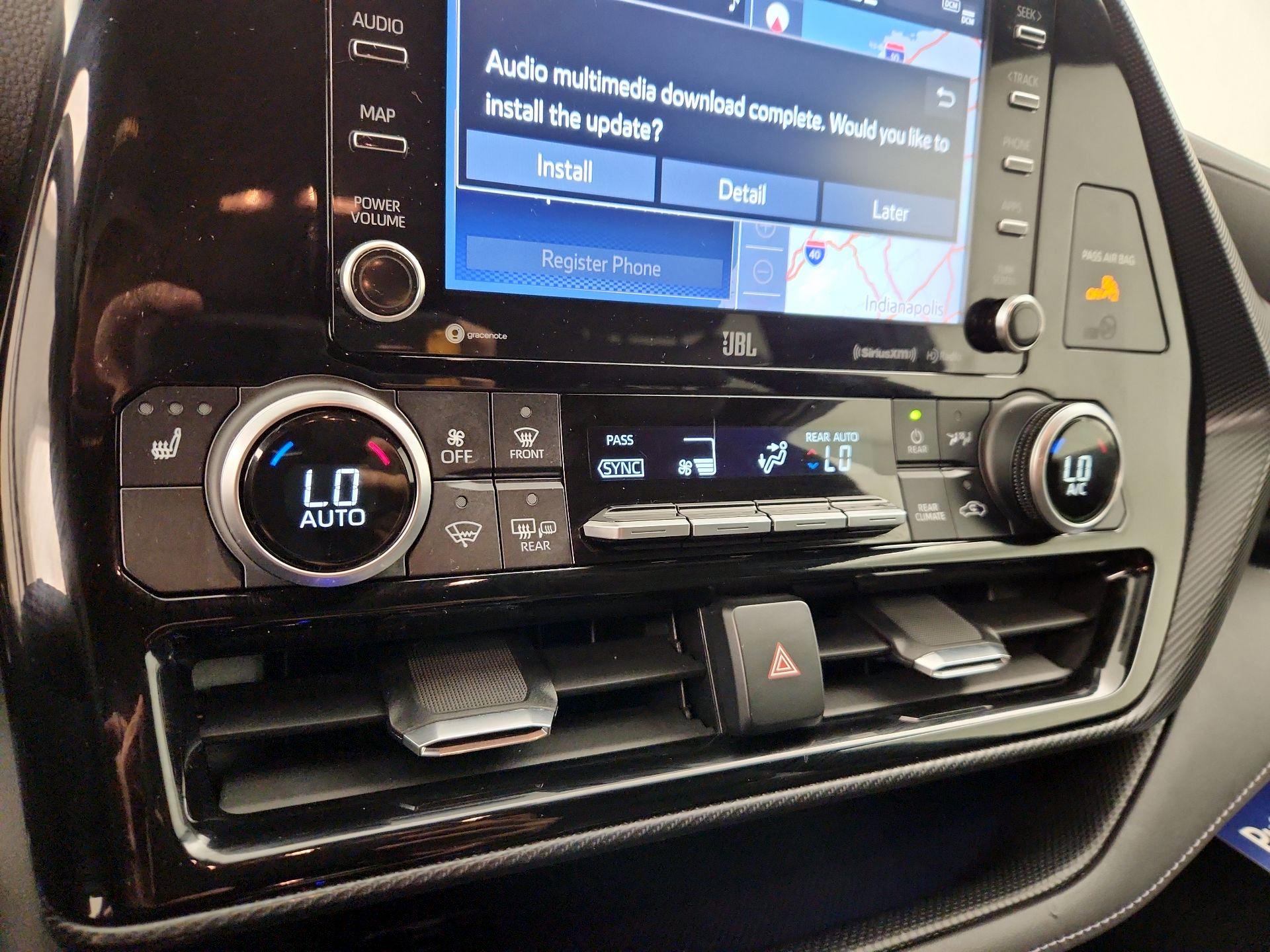 Thumbnail: 2021 Toyota Highlander - 17