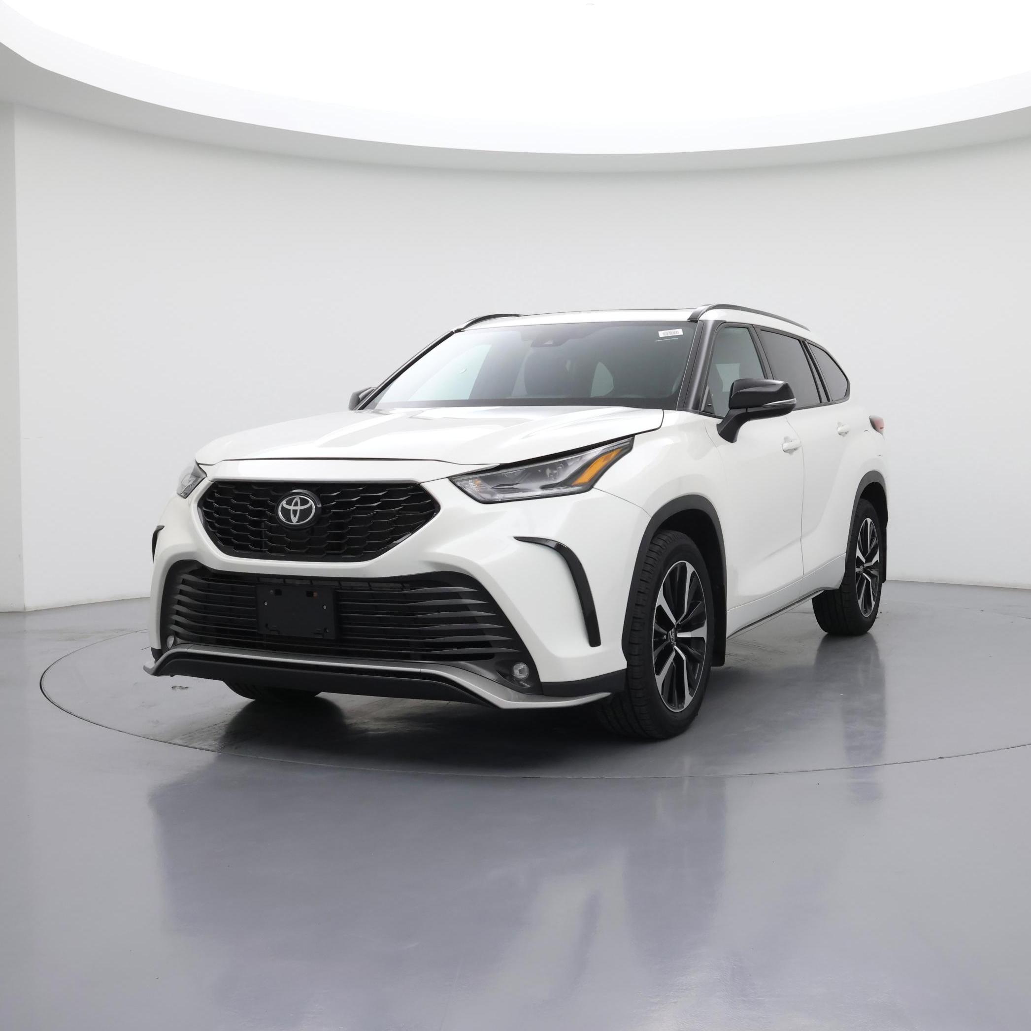 Thumbnail: 2021 Toyota Highlander - 4