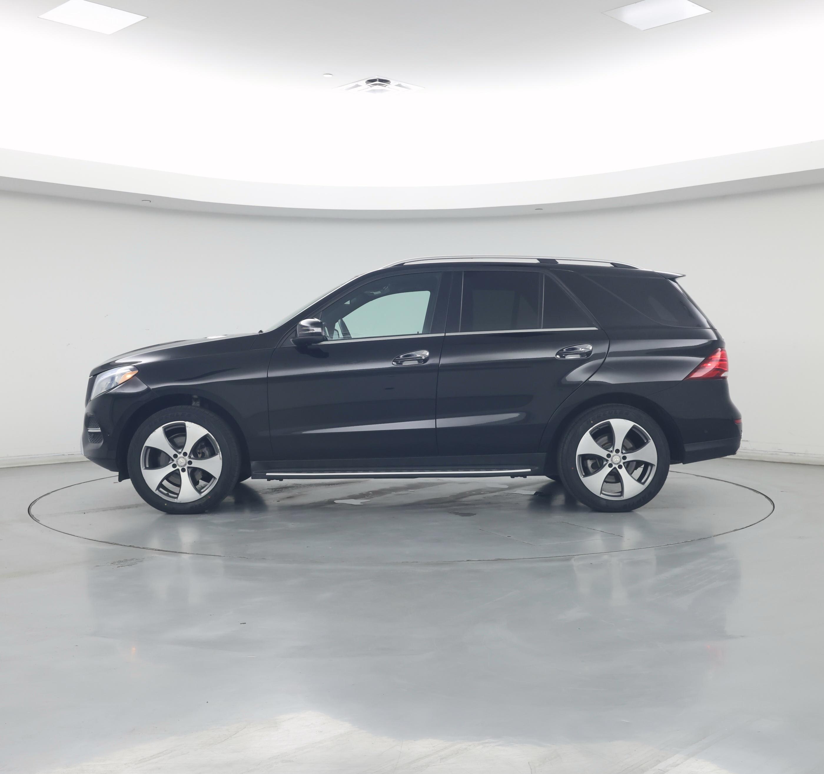 Thumbnail: 2016 Mercedes-Benz GLE - 3