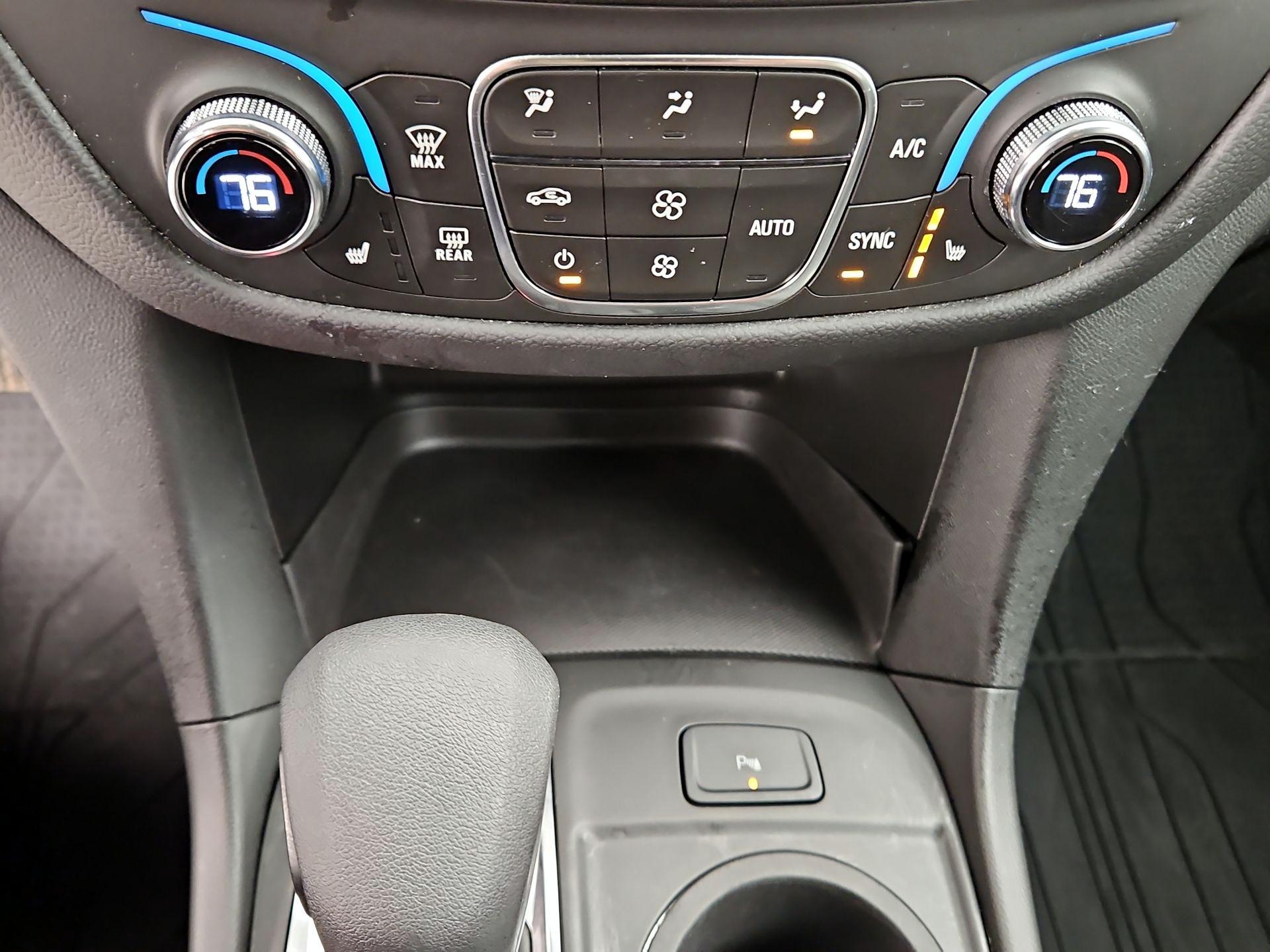 Thumbnail: 2023 Chevrolet Equinox - 16