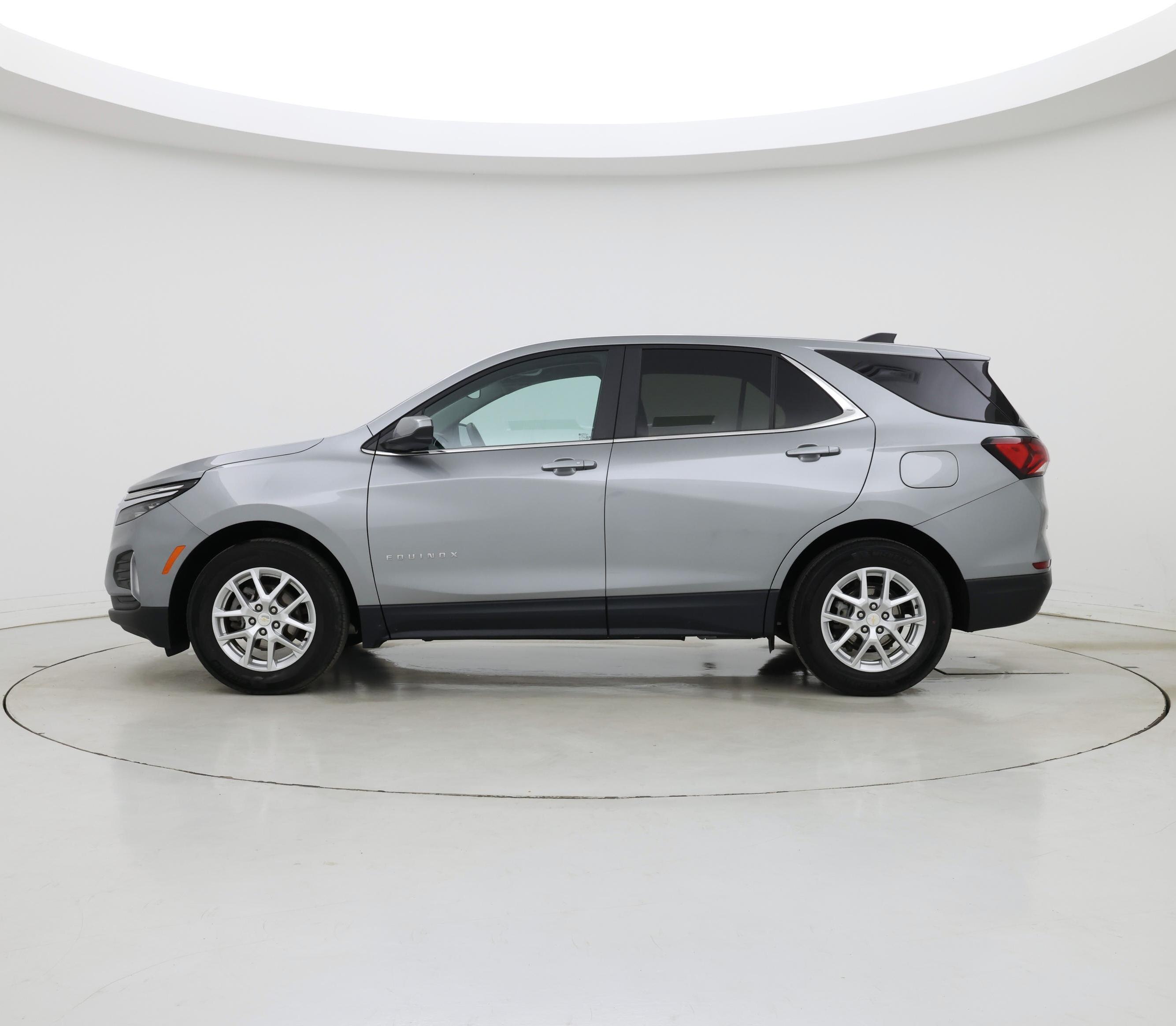 Thumbnail: 2023 Chevrolet Equinox - 3