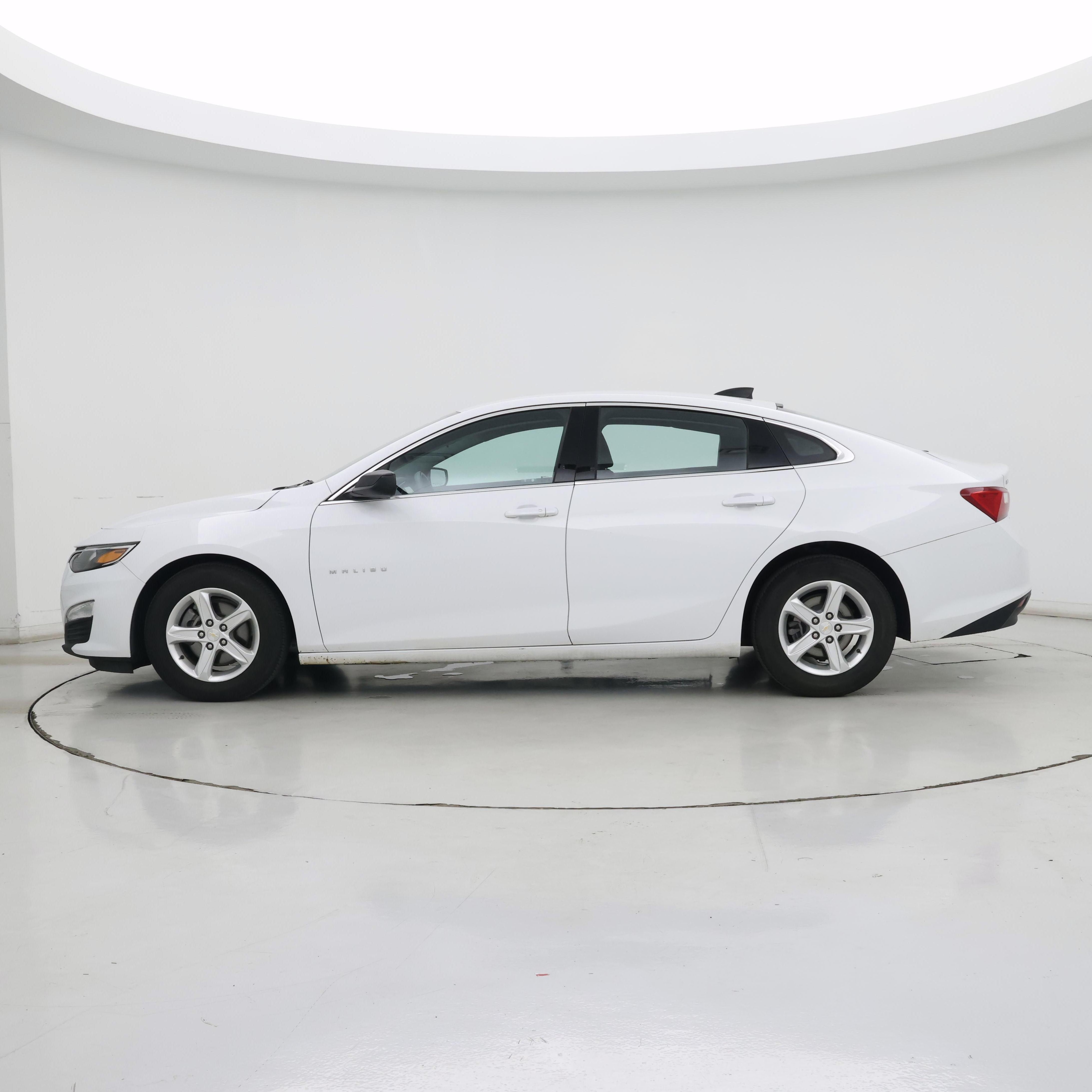 Thumbnail: 2022 Chevrolet Malibu - 3
