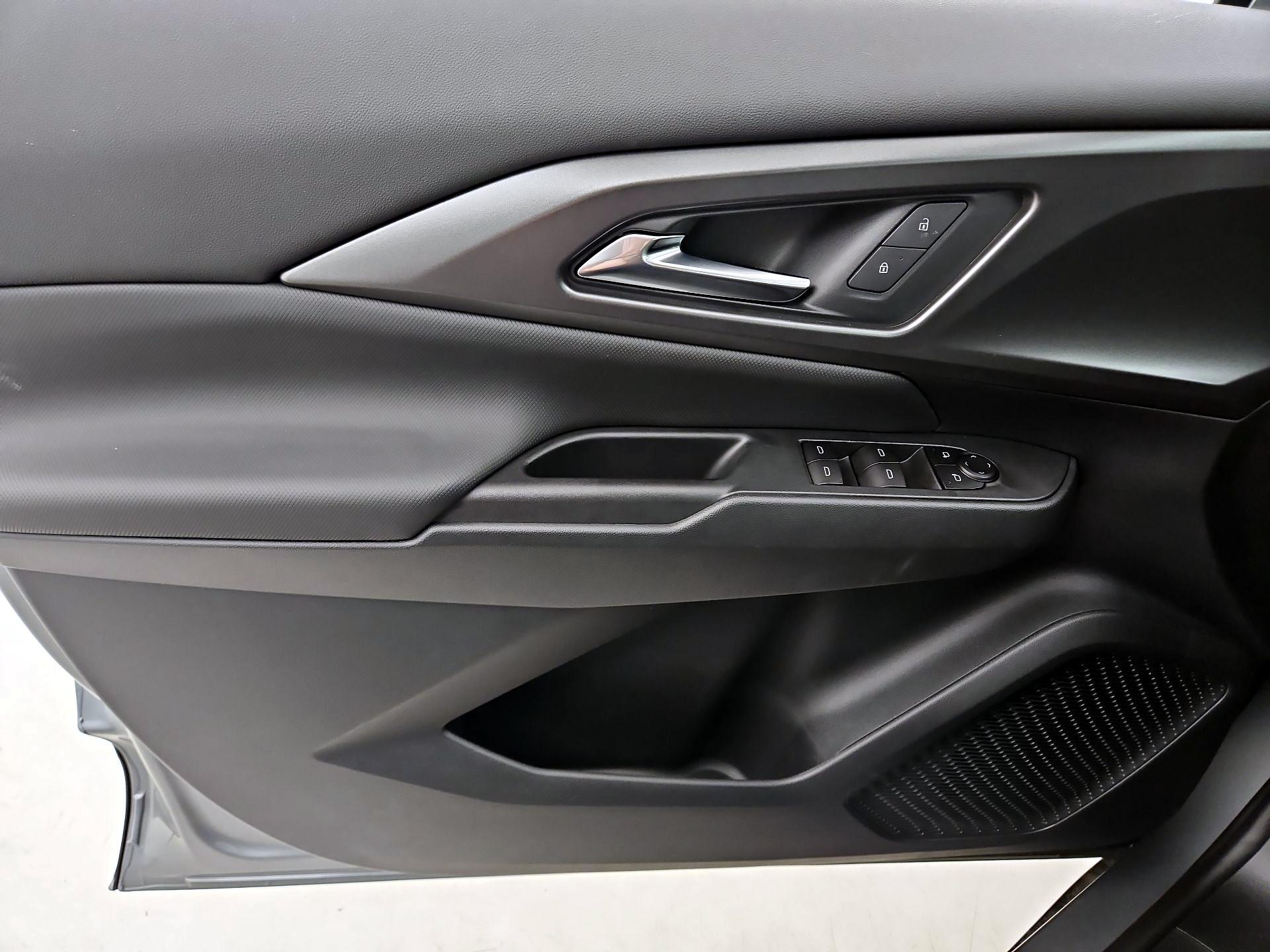 Thumbnail: 2025 Chevrolet Equinox - 12