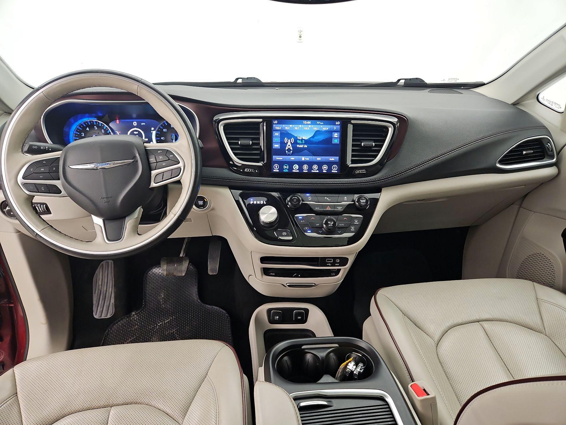 Thumbnail: 2019 Chrysler Pacifica - 9