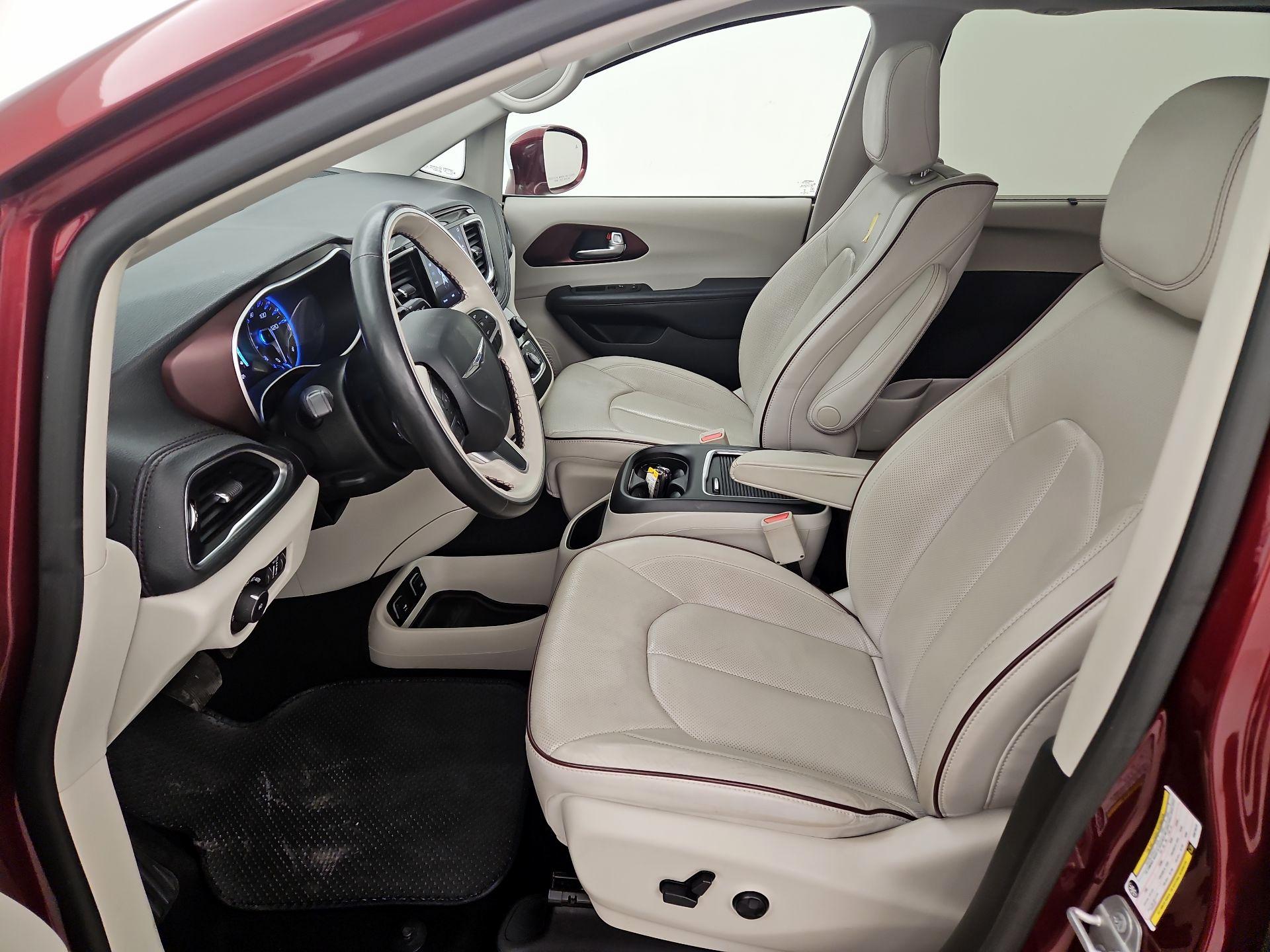 Thumbnail: 2019 Chrysler Pacifica - 11
