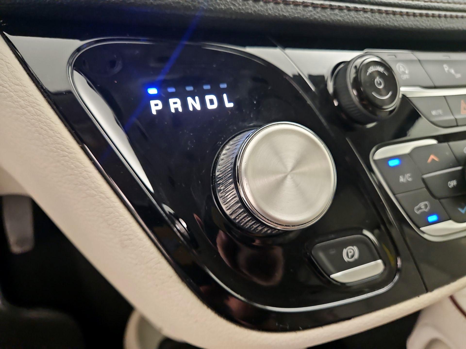Thumbnail: 2019 Chrysler Pacifica - 18