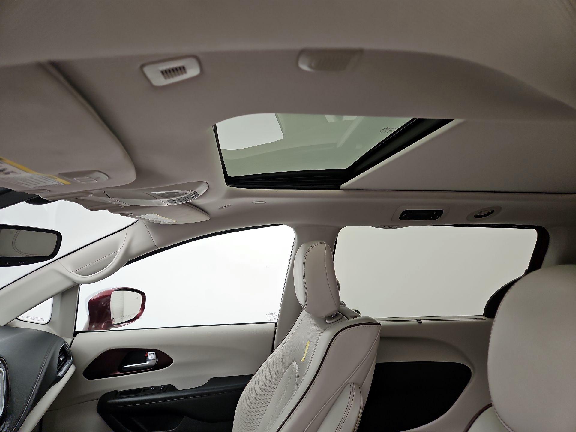 Thumbnail: 2019 Chrysler Pacifica - 20