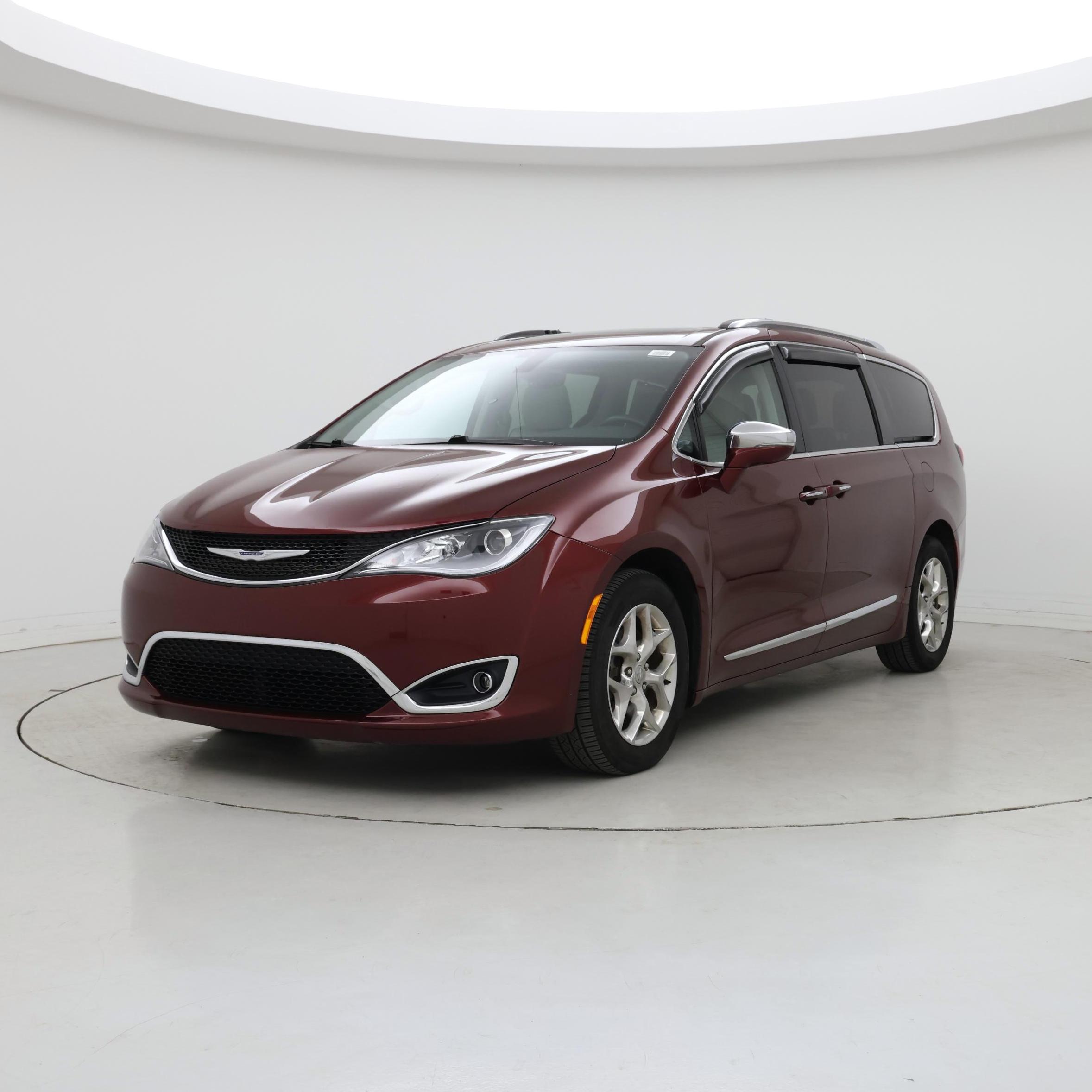 Thumbnail: 2019 Chrysler Pacifica - 4