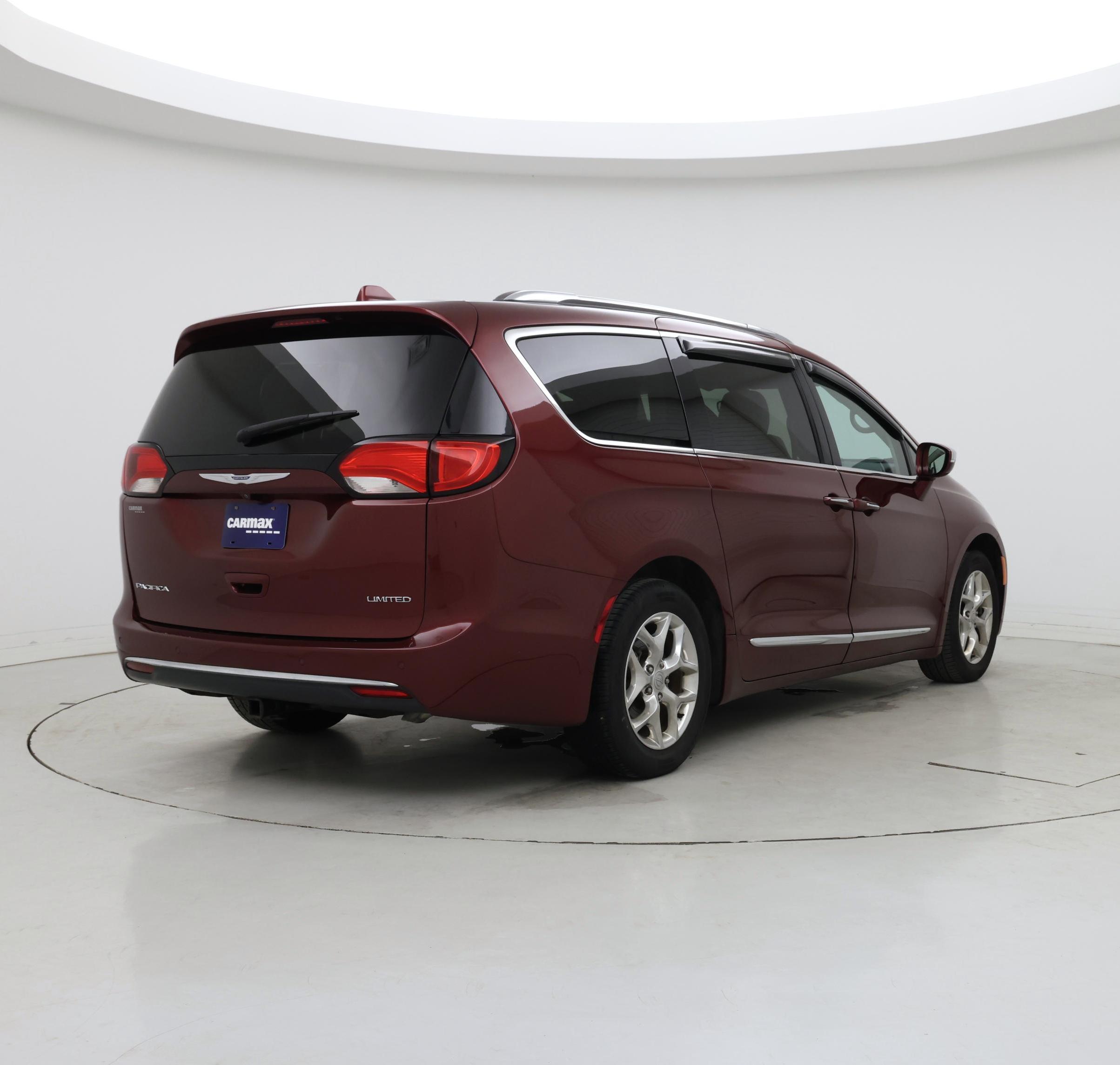 Thumbnail: 2019 Chrysler Pacifica - 8