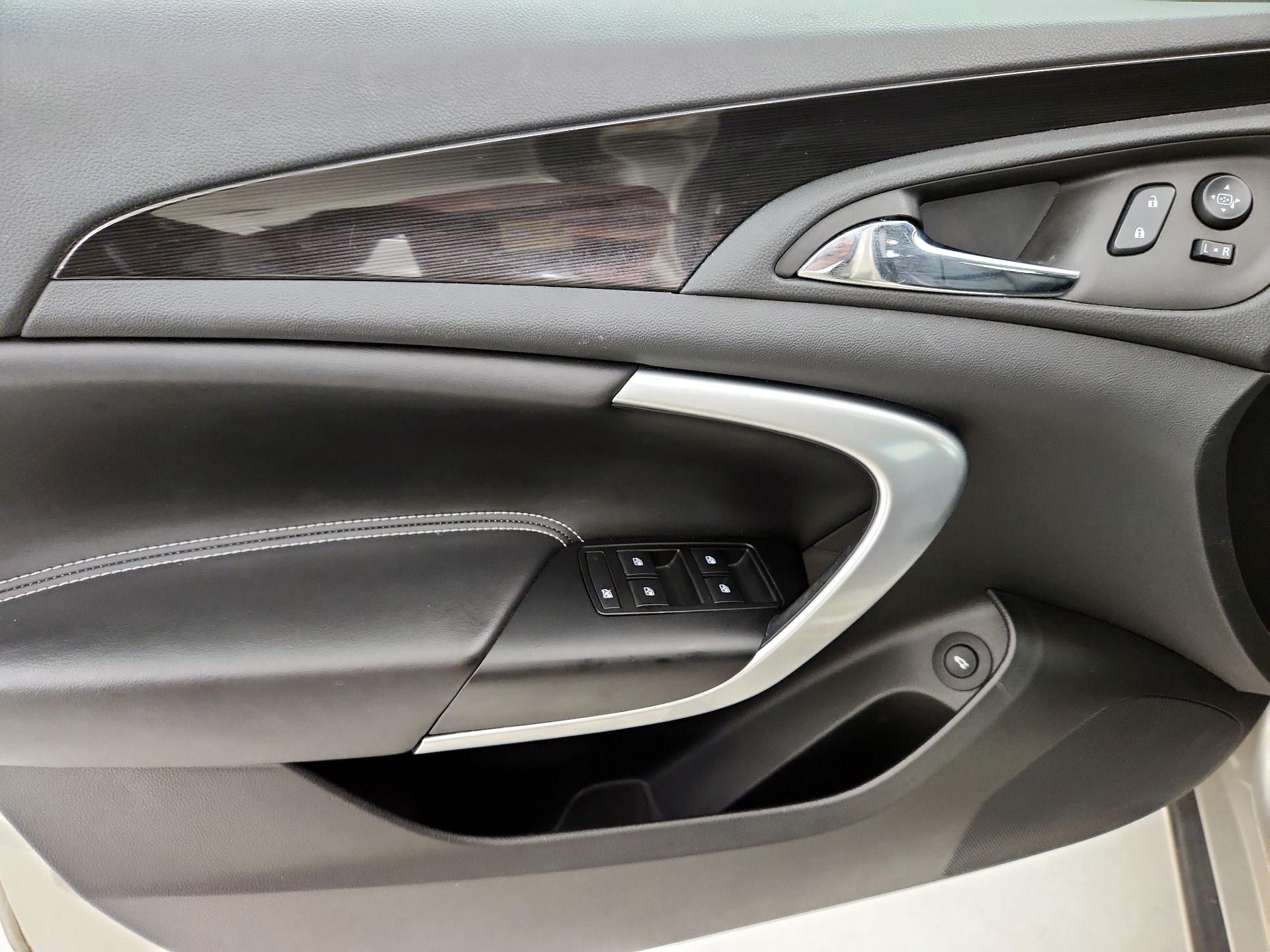 Thumbnail: 2015 Buick Regal - 12