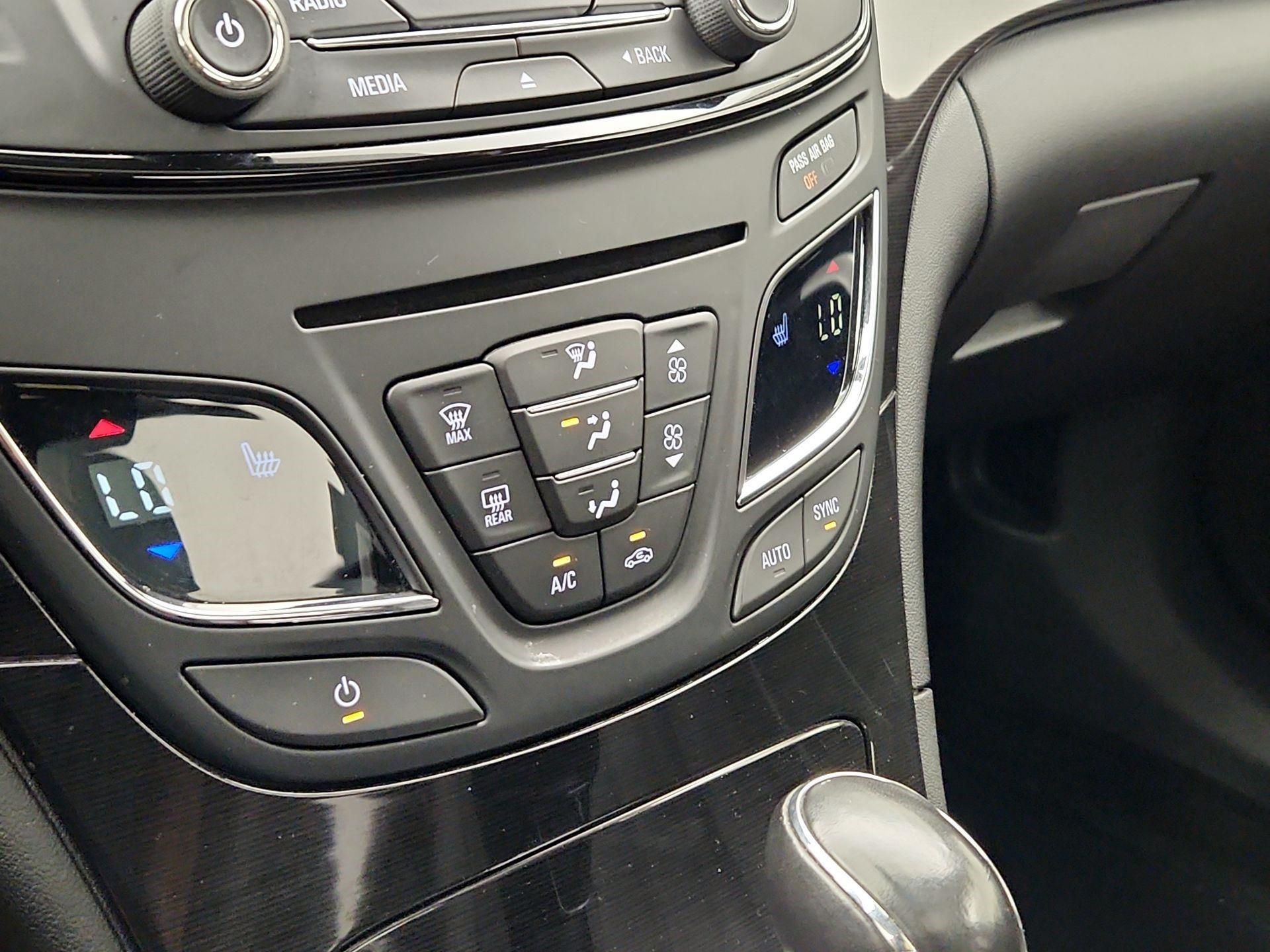 Thumbnail: 2015 Buick Regal - 16