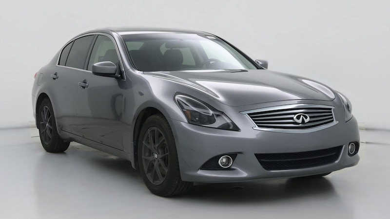 2013 INFINITI G37 X Hero Image