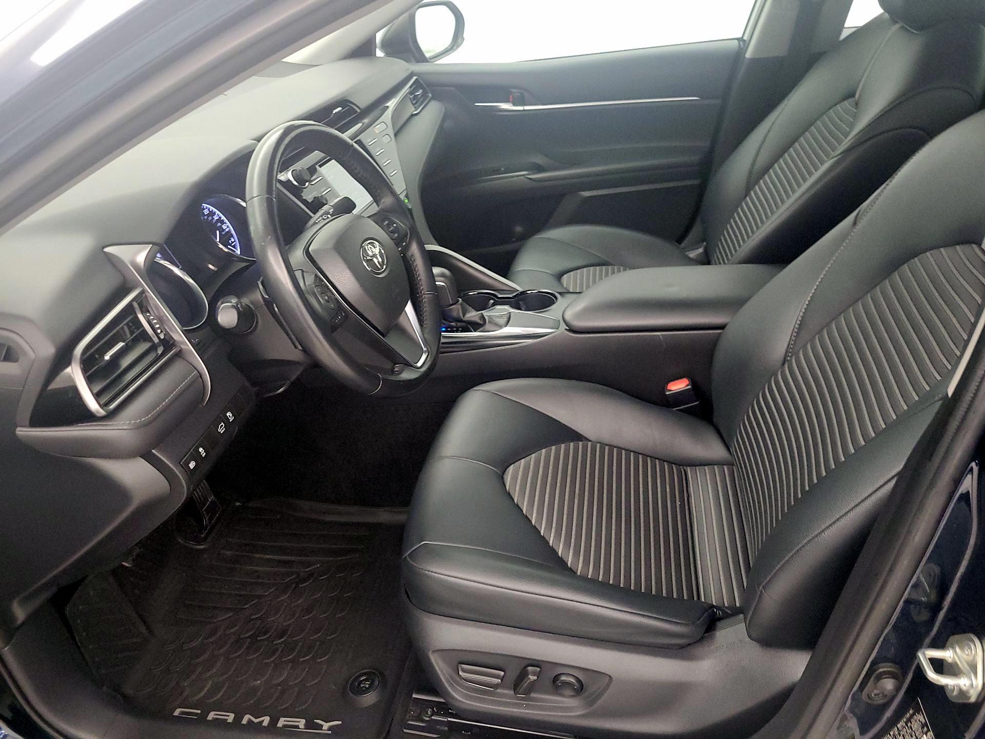 Thumbnail: 2019 Toyota Camry - 11