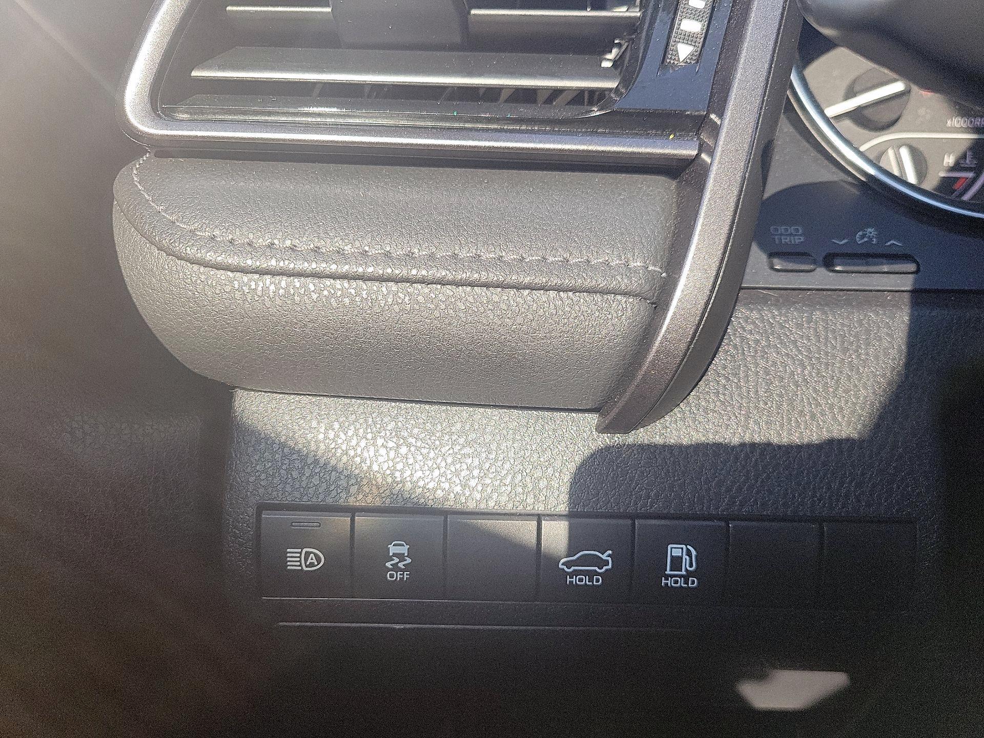 Thumbnail: 2019 Toyota Camry - 13