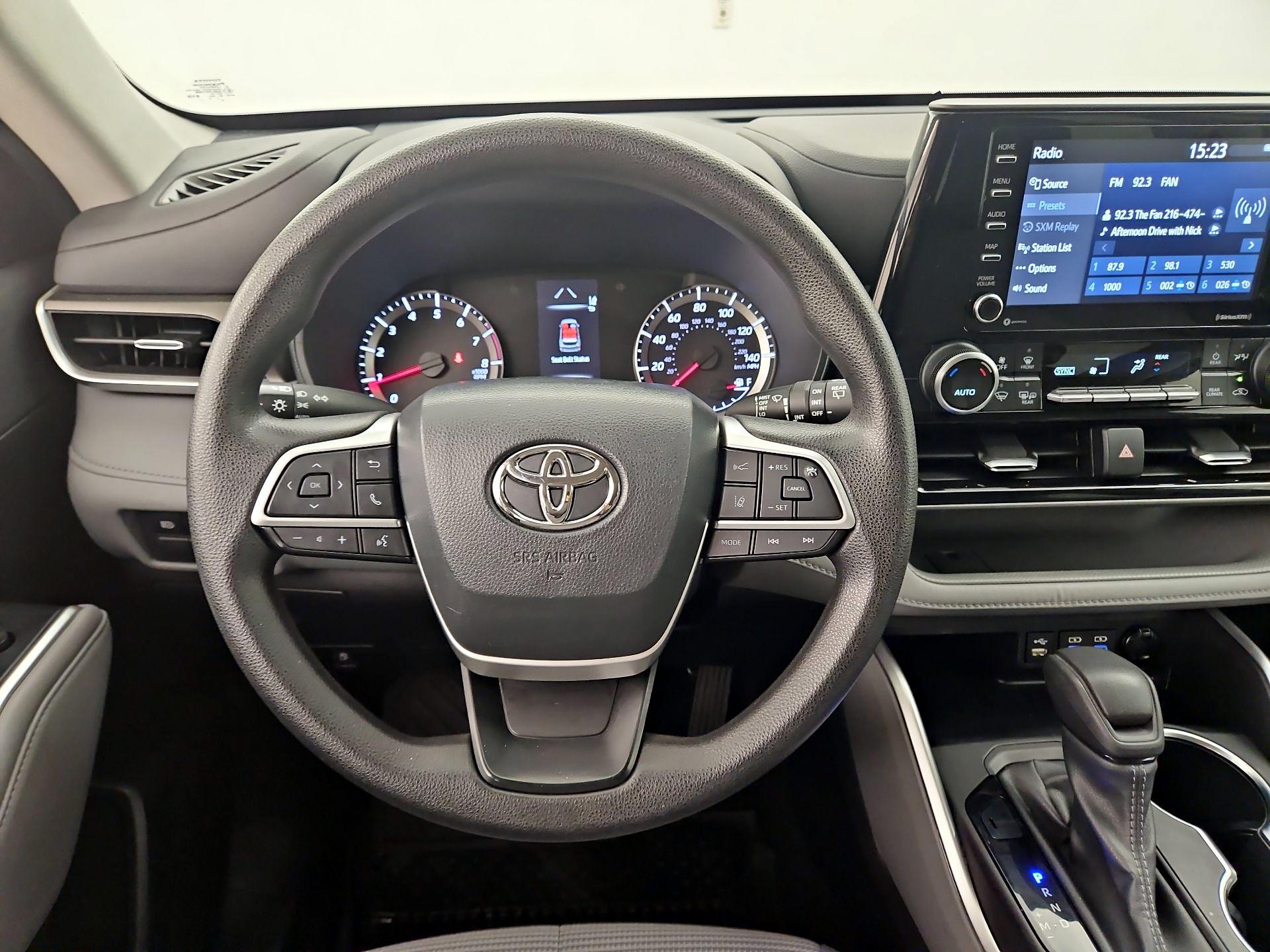 Thumbnail: 2022 Toyota Highlander - 10