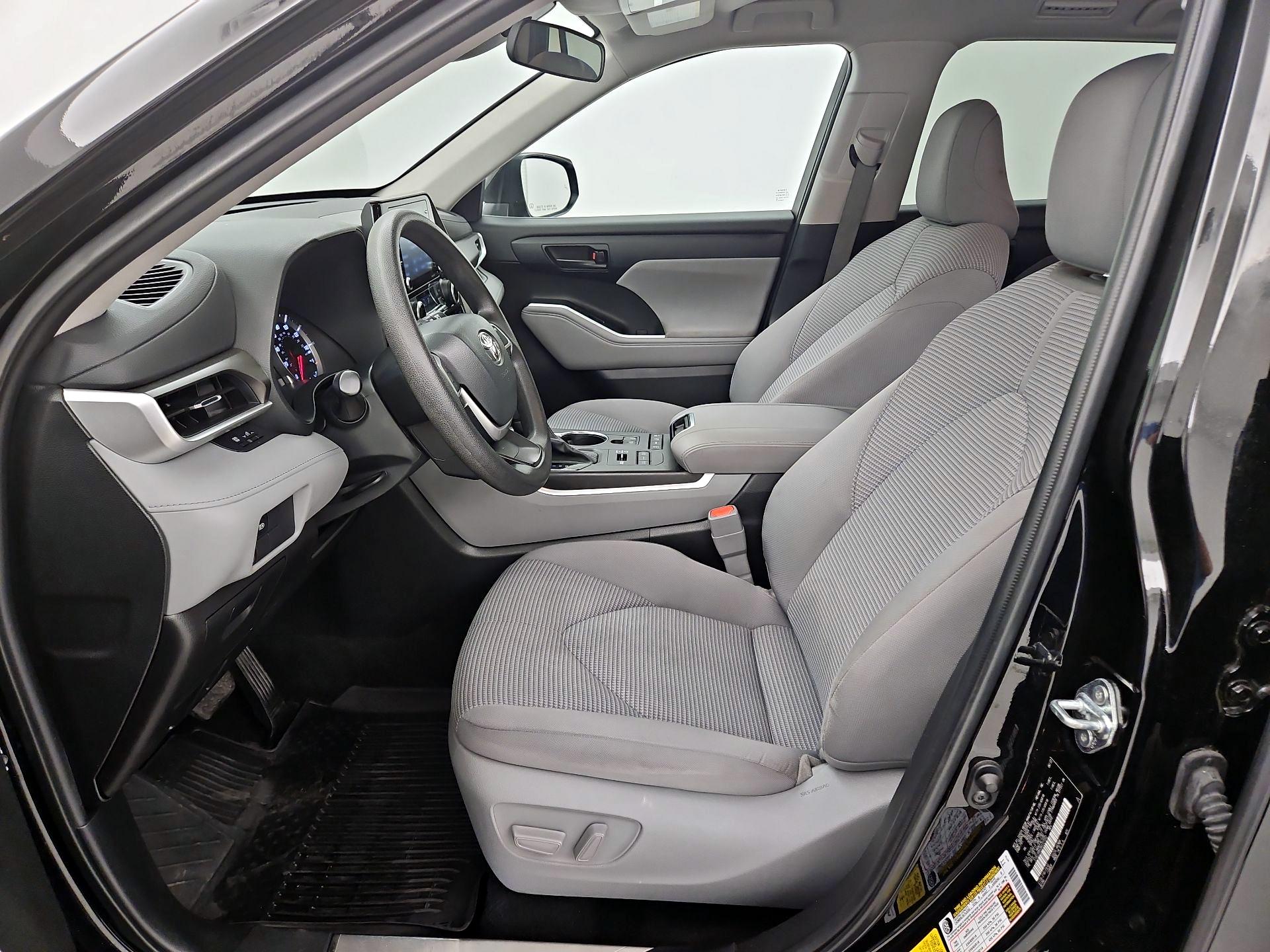 Thumbnail: 2022 Toyota Highlander - 11