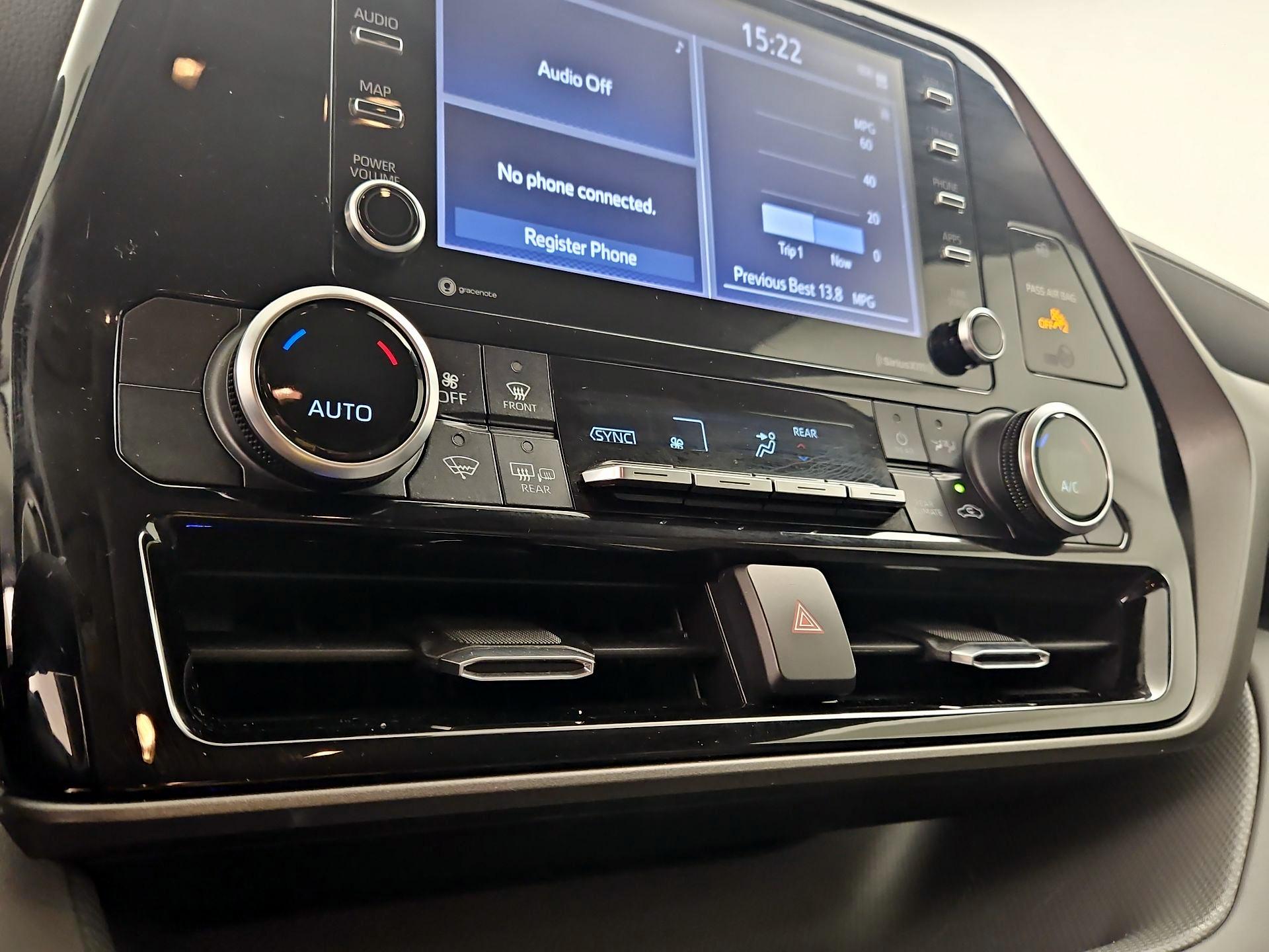 Thumbnail: 2022 Toyota Highlander - 16