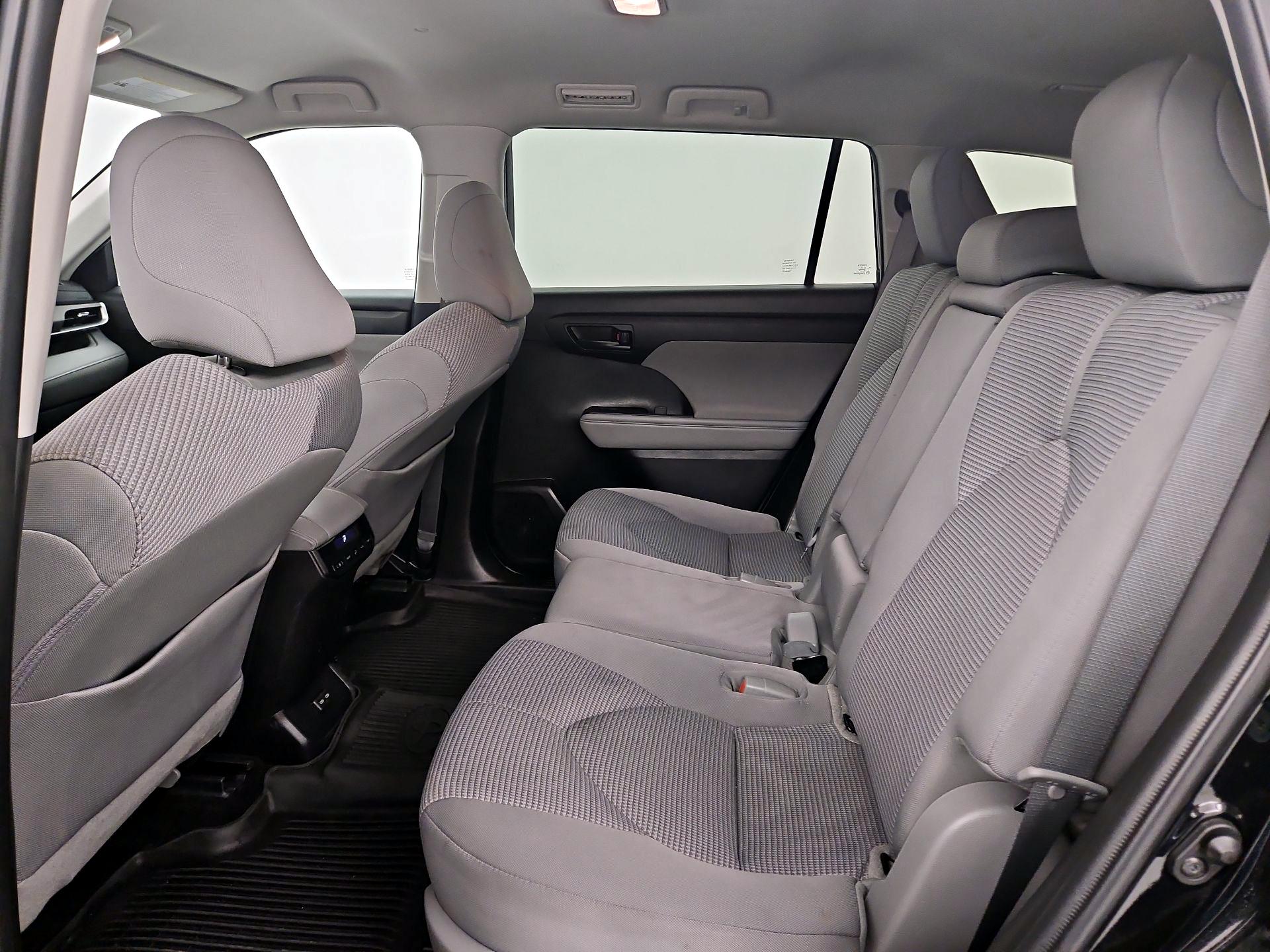 Thumbnail: 2022 Toyota Highlander - 19
