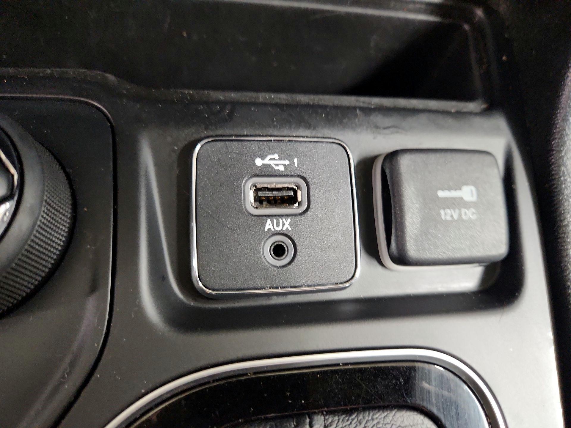 Thumbnail: 2021 Jeep Cherokee - 19