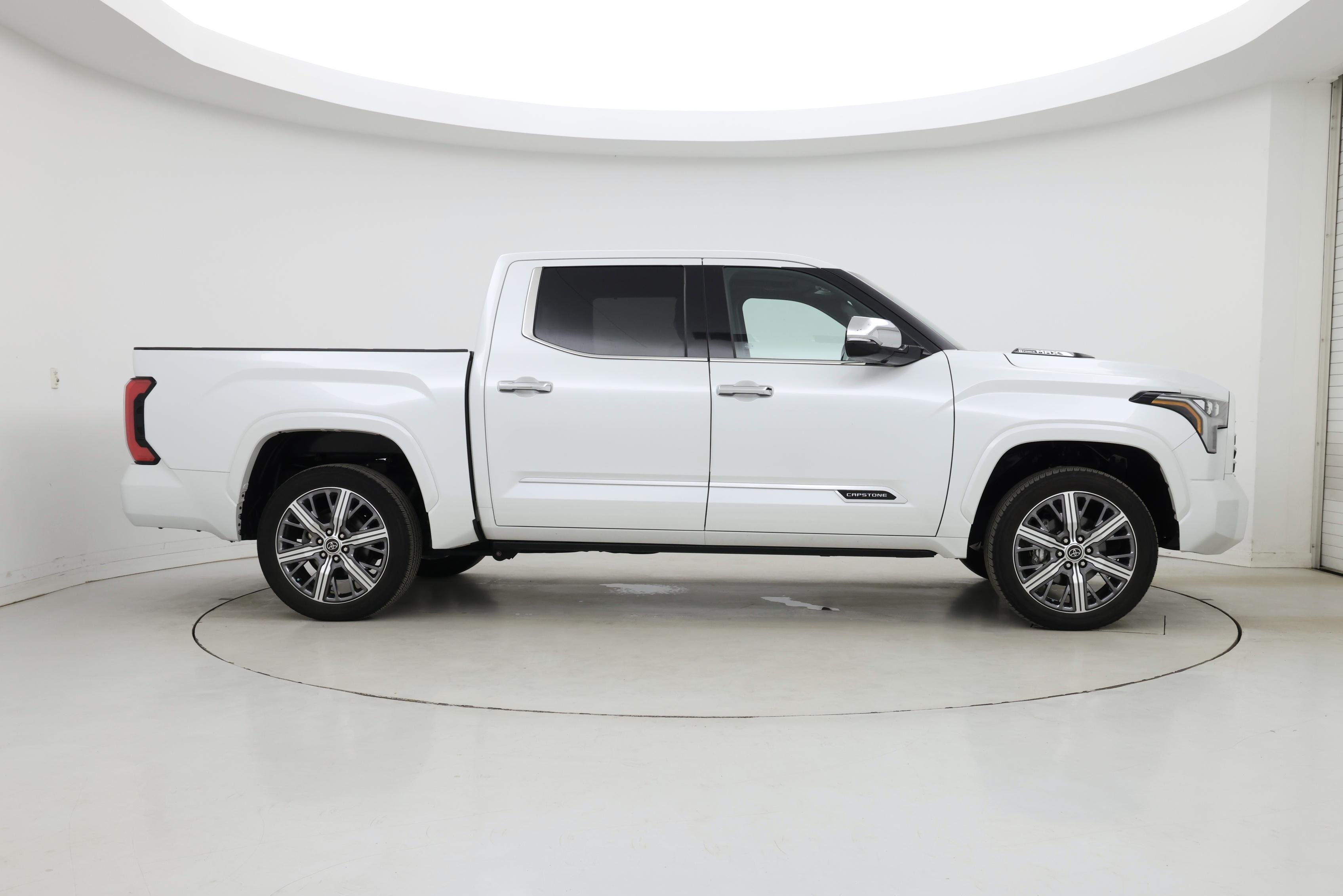 Thumbnail: 2023 Toyota Tundra - 7