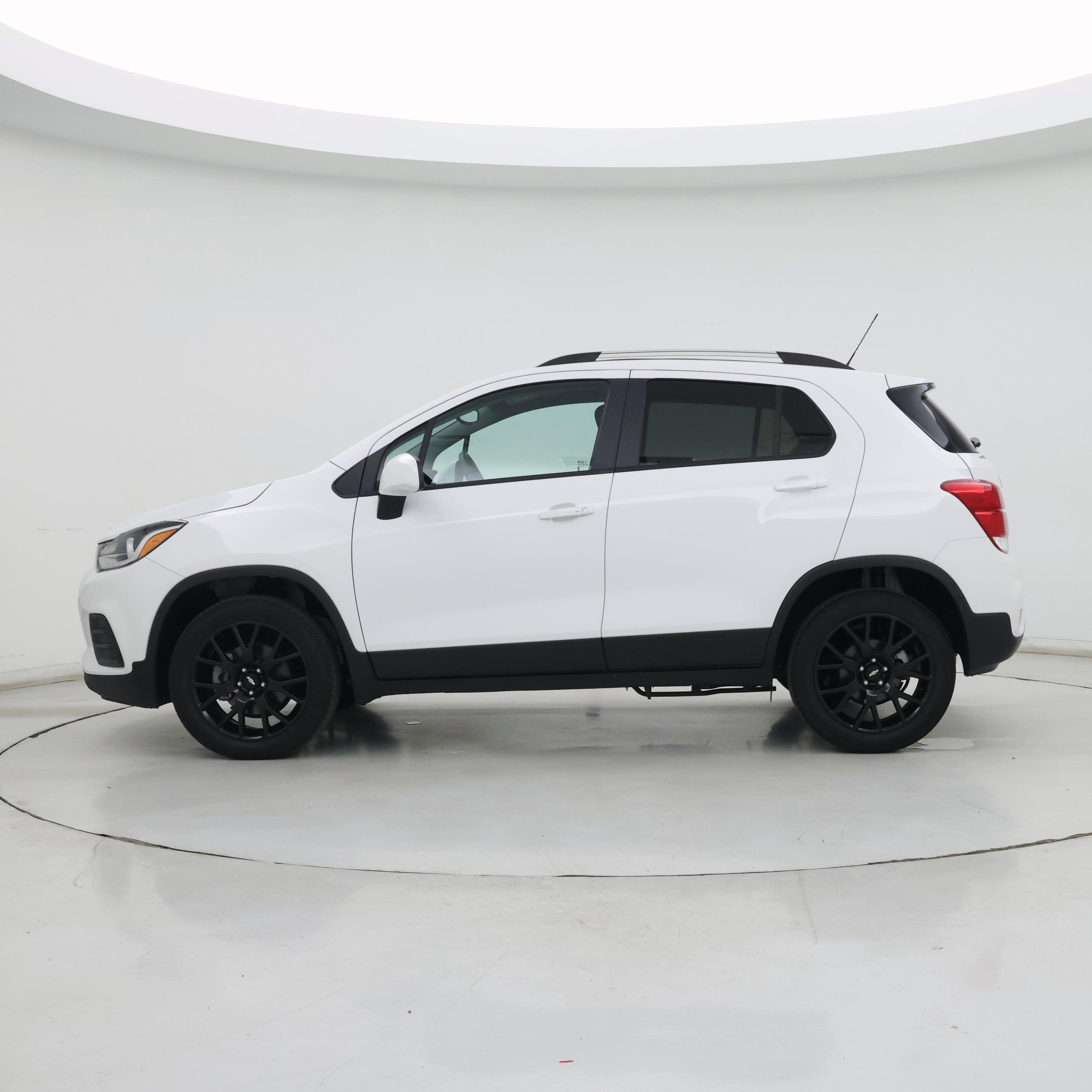 Thumbnail: 2022 Chevrolet Trax - 3
