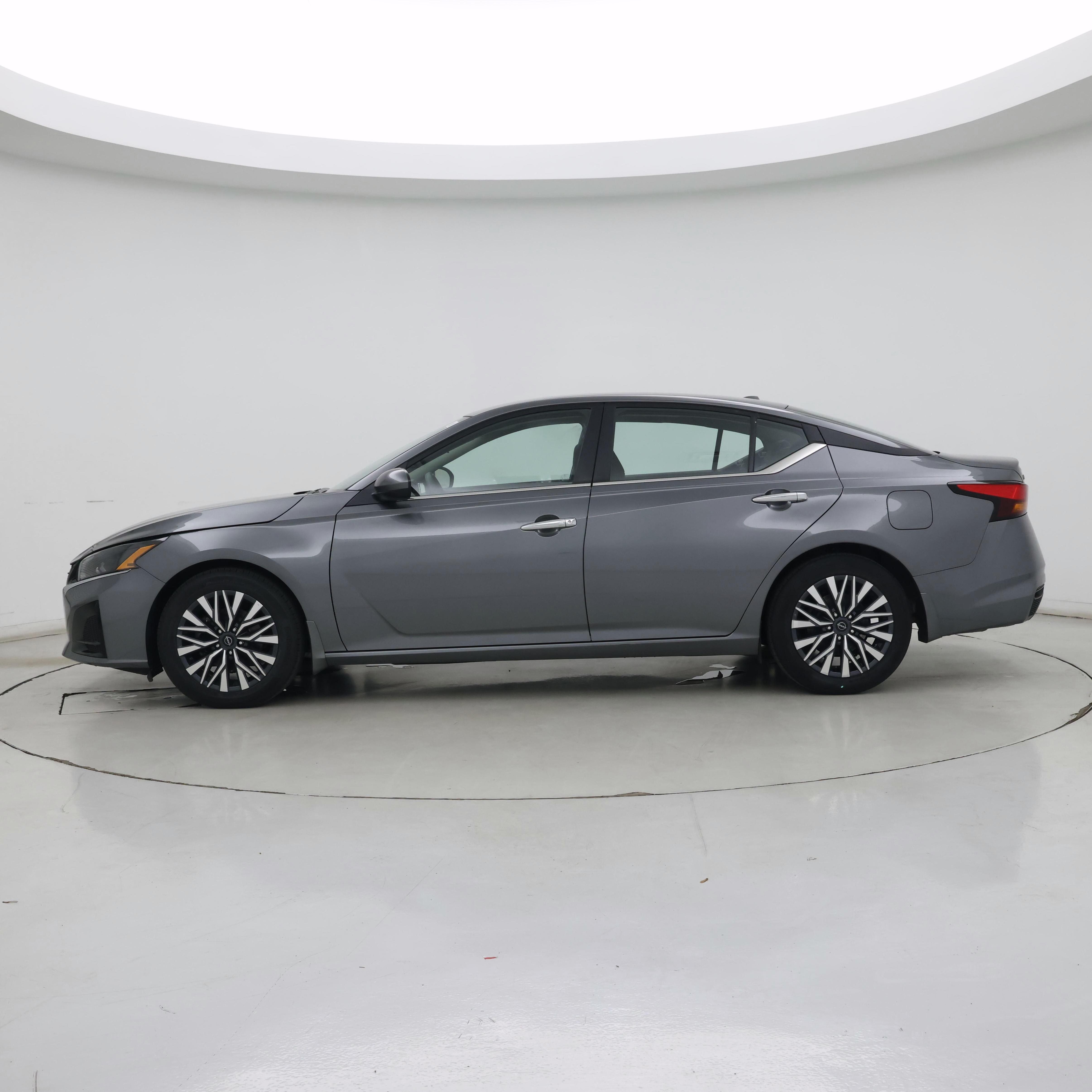 Thumbnail: 2023 Nissan Altima - 3