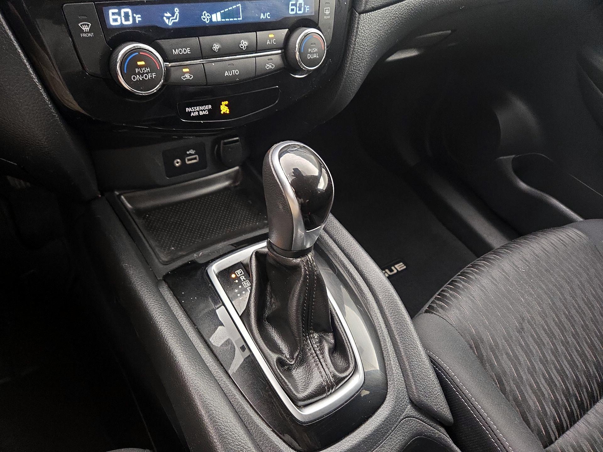 Thumbnail: 2020 Nissan Rogue - 17