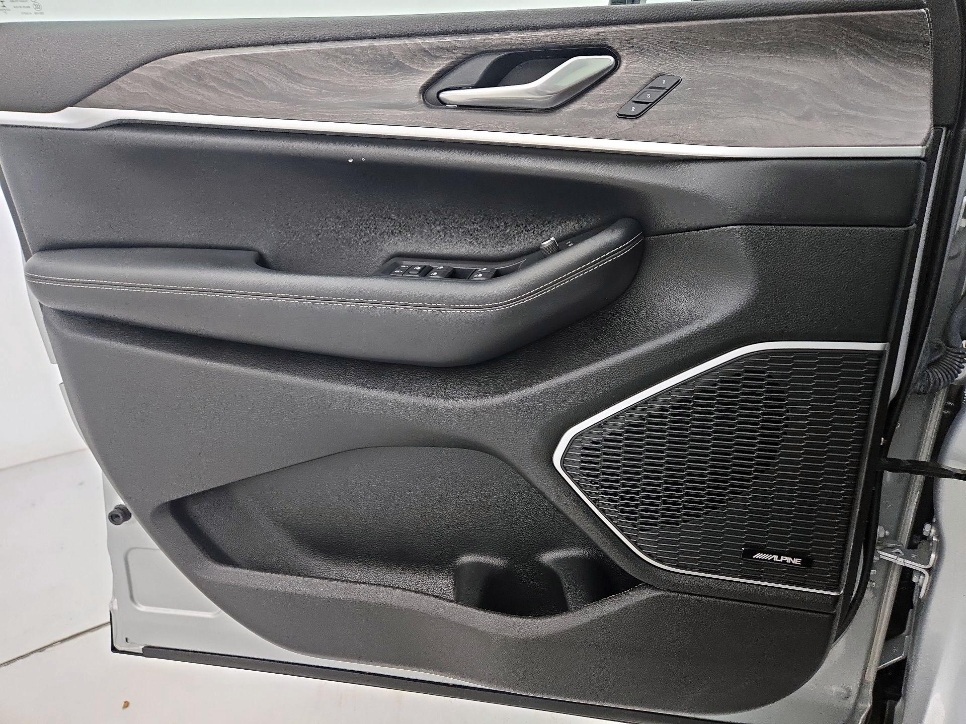 Thumbnail: 2022 Jeep Grand Cherokee L - 12