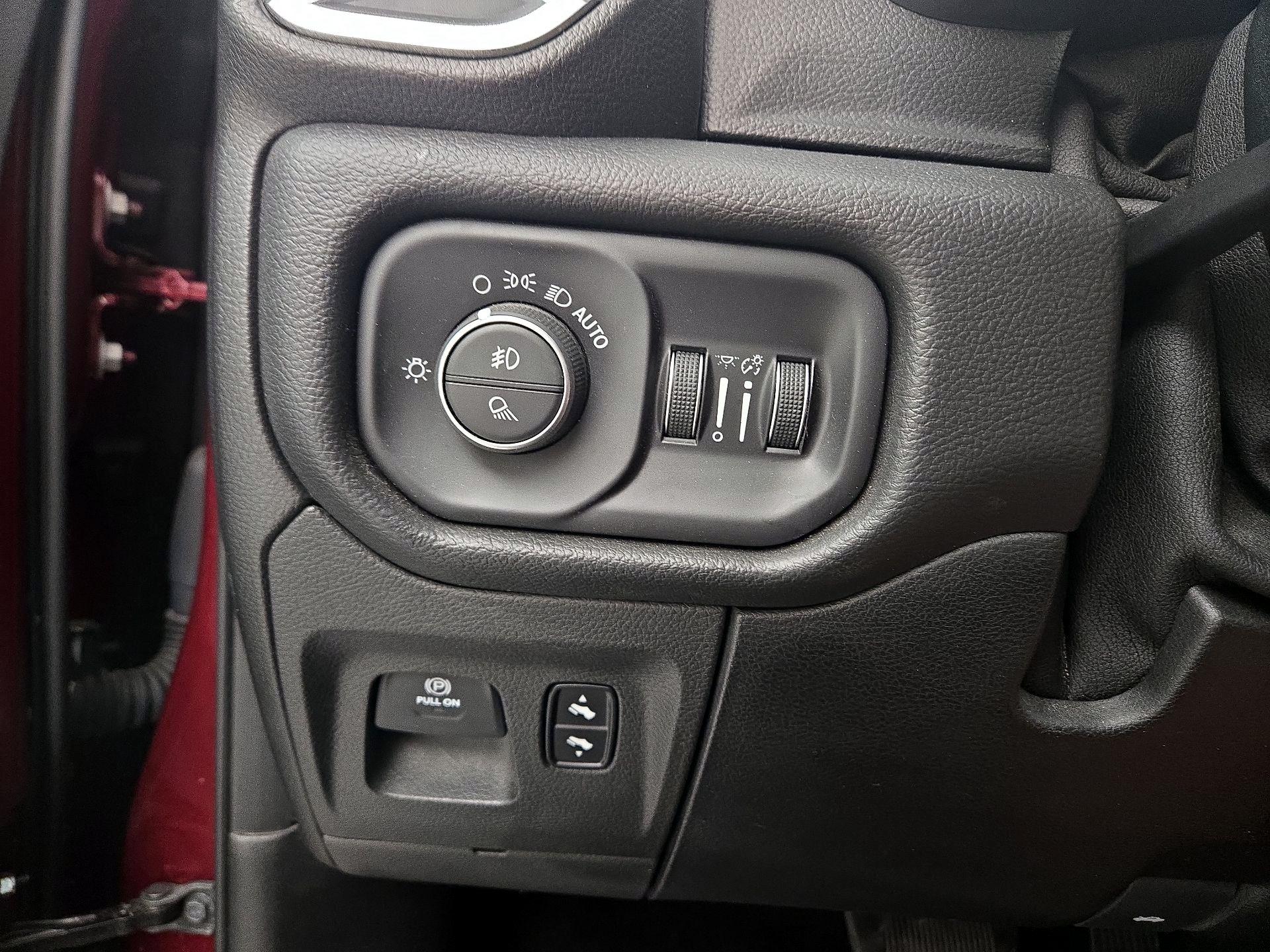 Thumbnail: 2019 RAM 1500 - 13