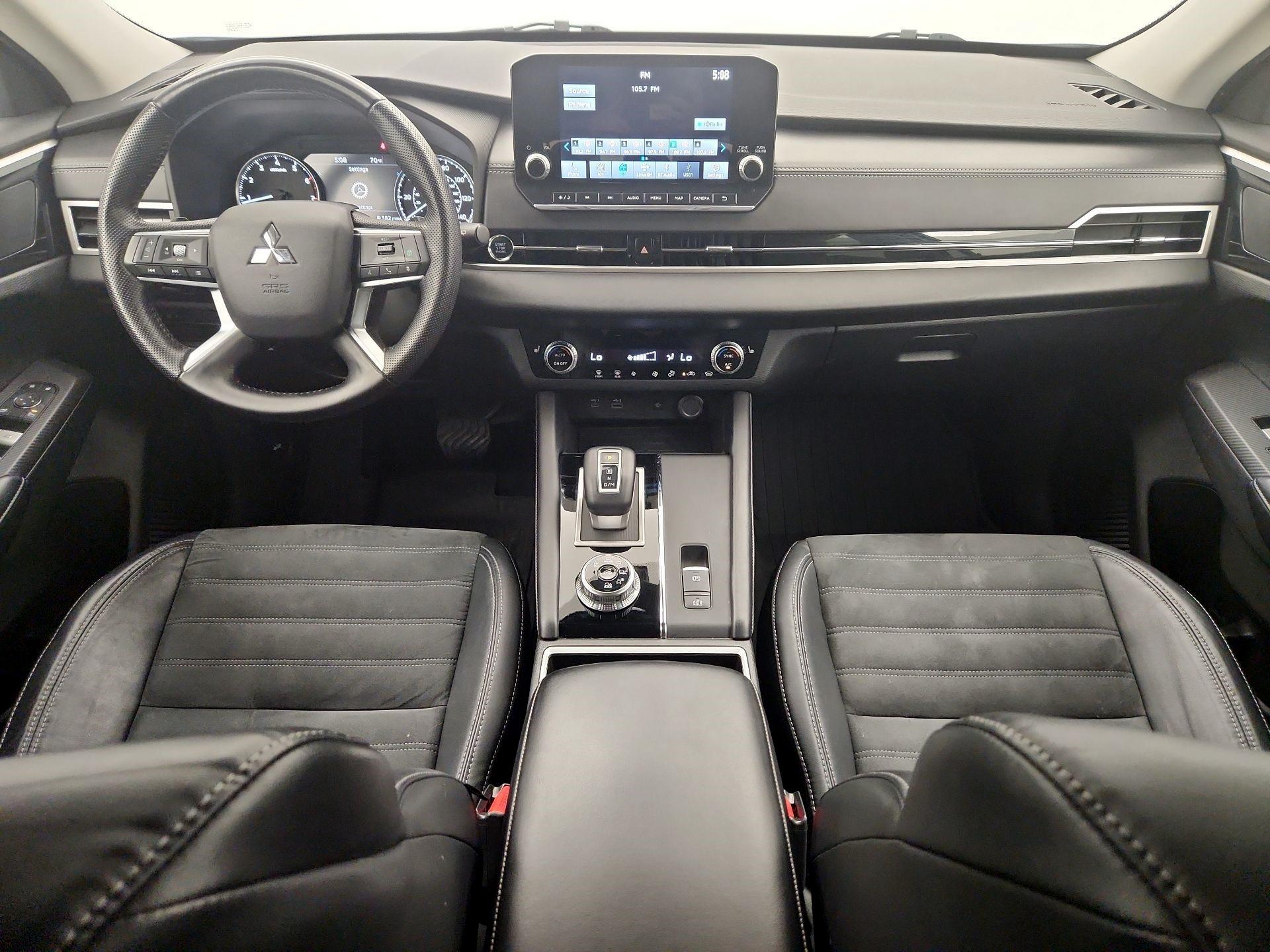 Thumbnail: 2022 Mitsubishi Outlander - 9